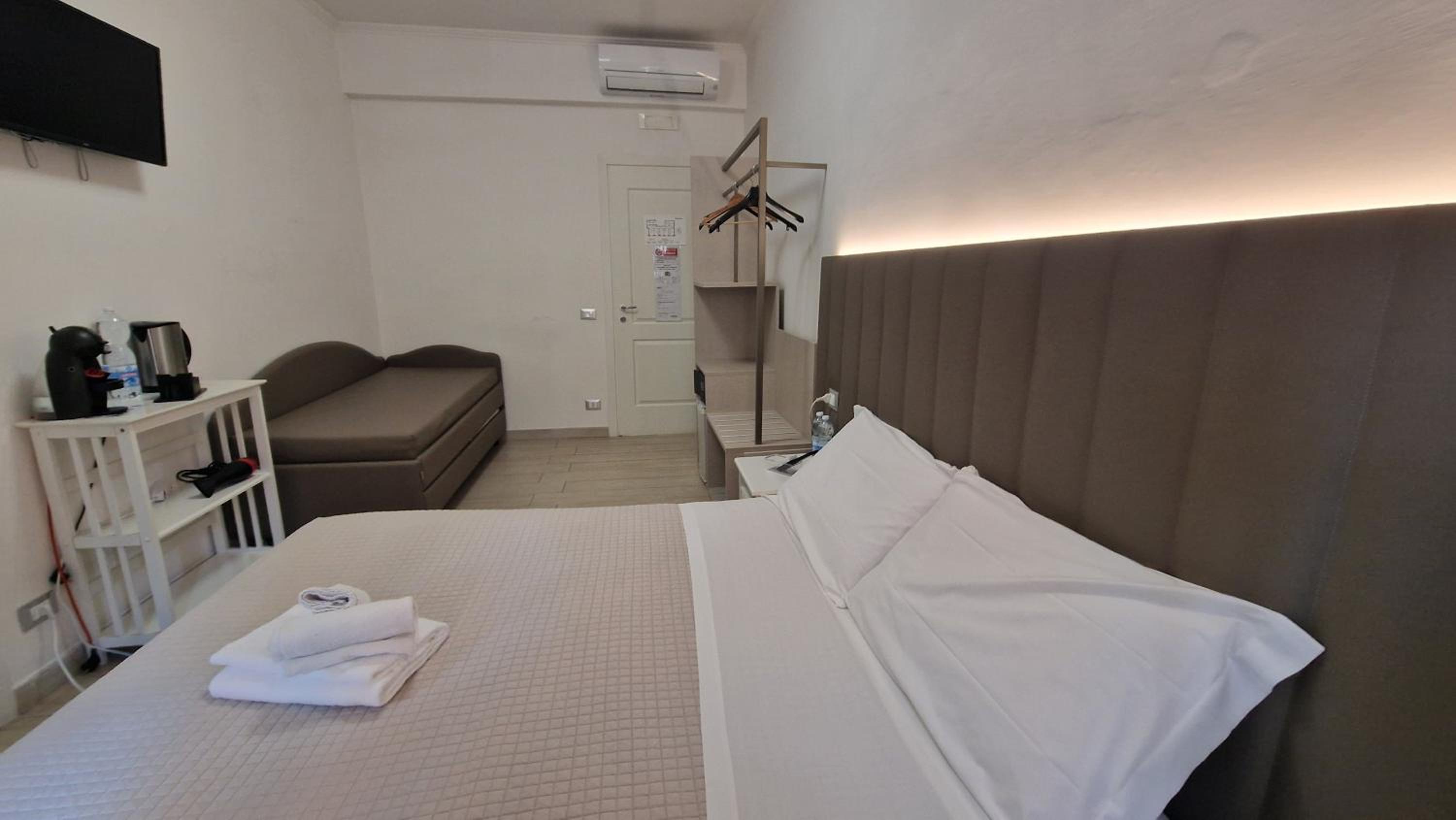 Deluxe Quadruple Room photo 2