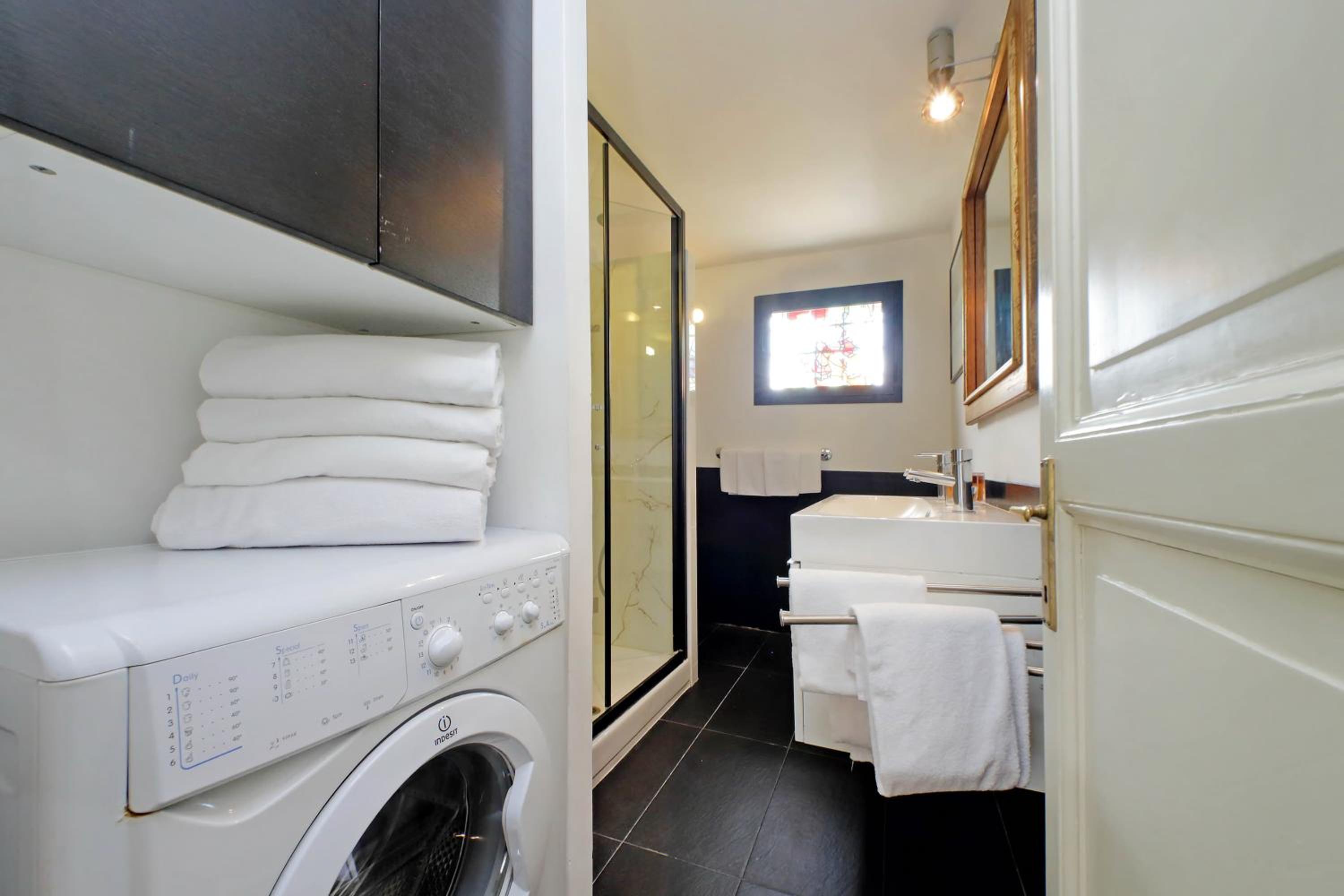 Apartment with Balcony (4 Adults) photo 2