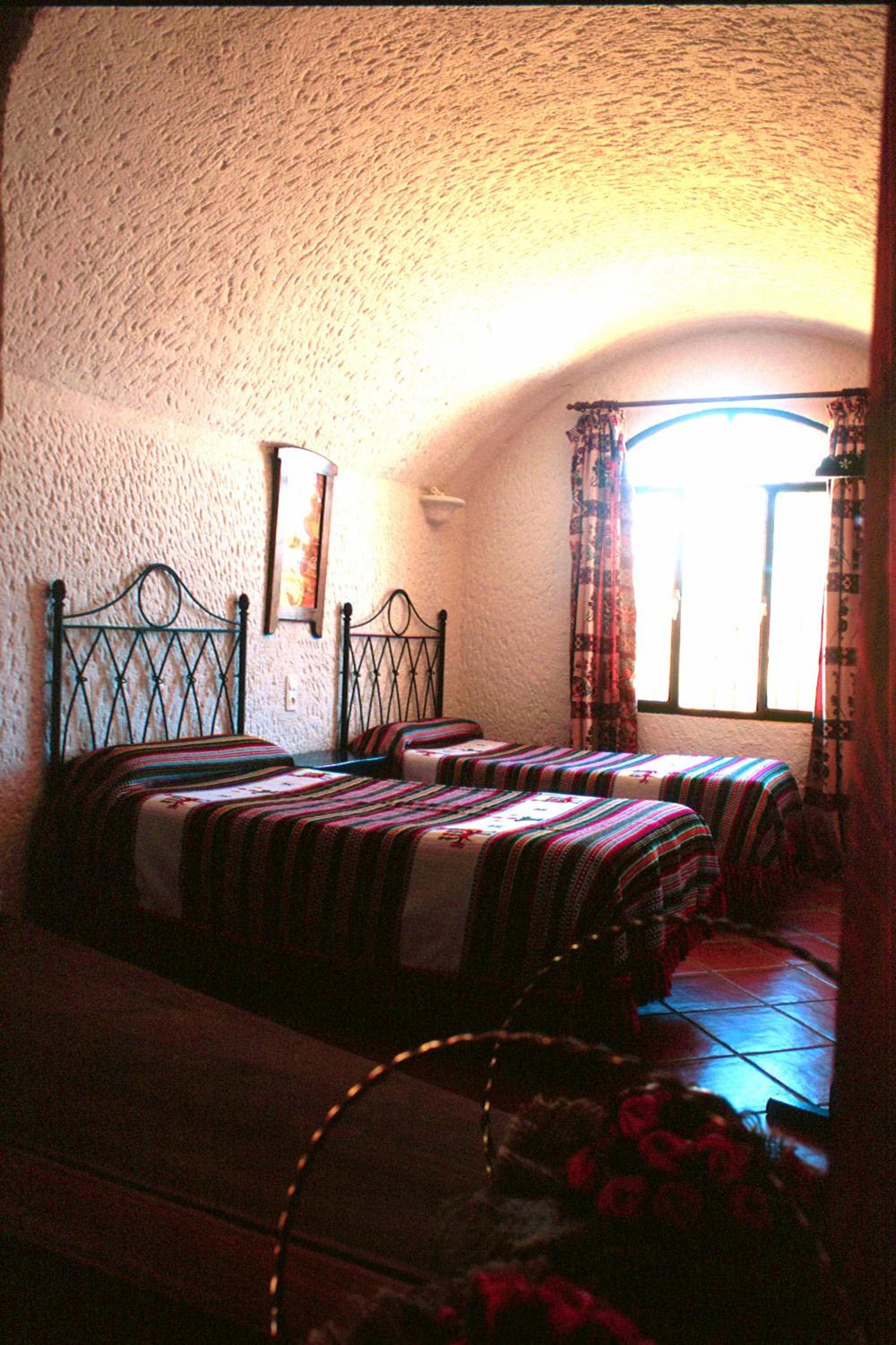 Cave (2 Adults) - Photo 25