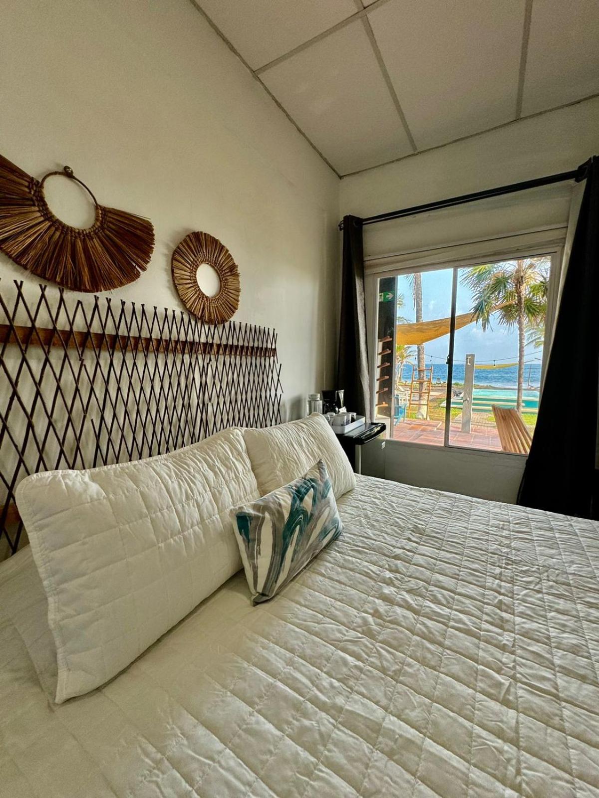 Double or Twin Room with Sea View