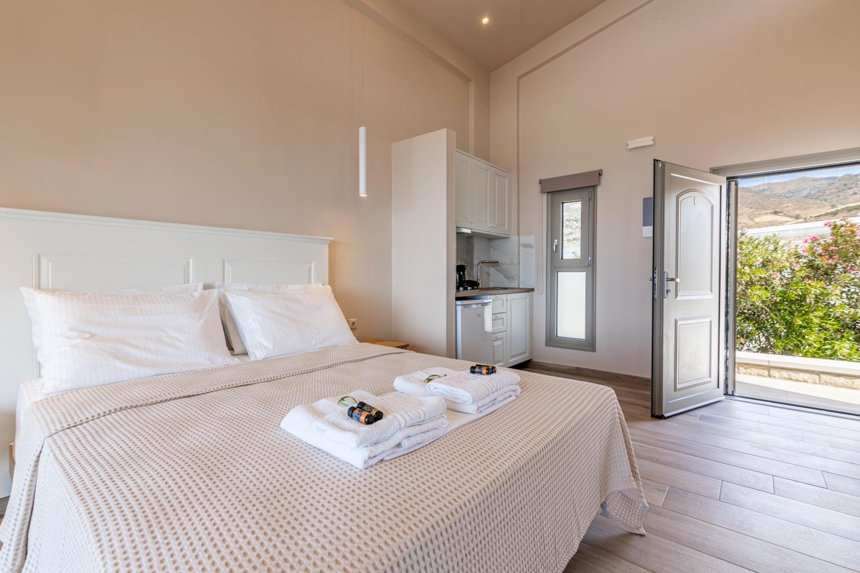 King Suite with Sea View photo 3