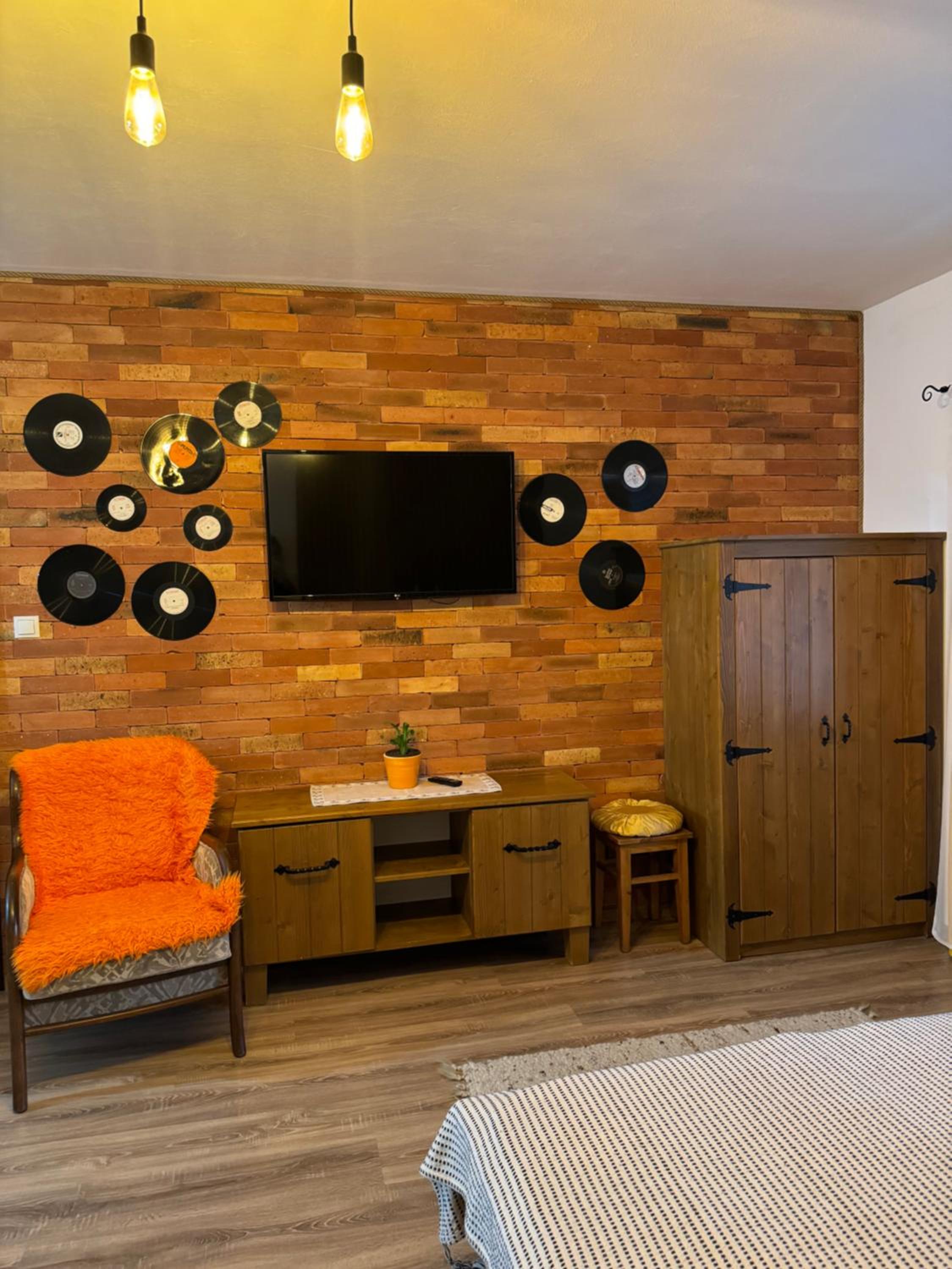 Standard Studio - Photo 3