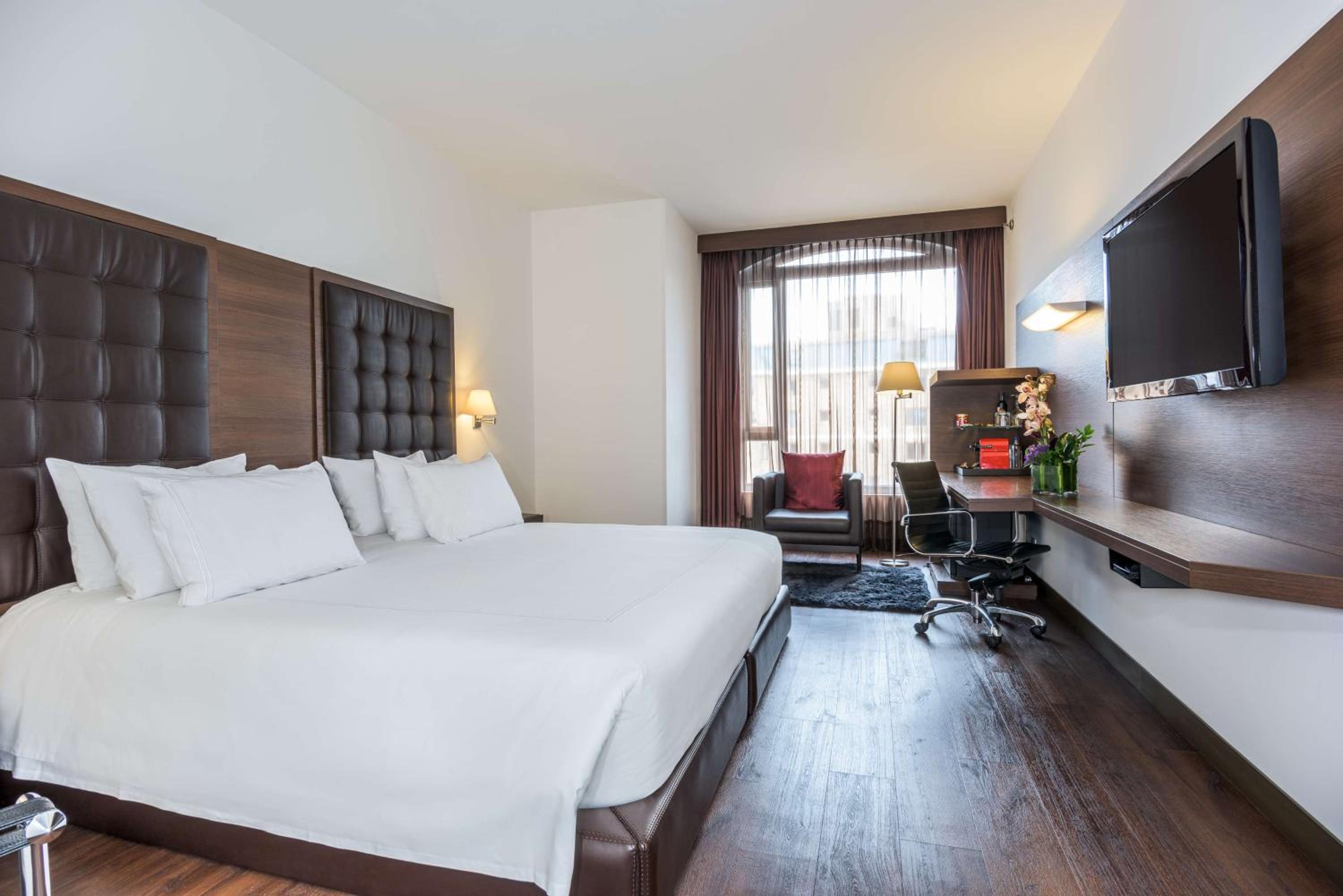 Premium Double Room - Photo 6