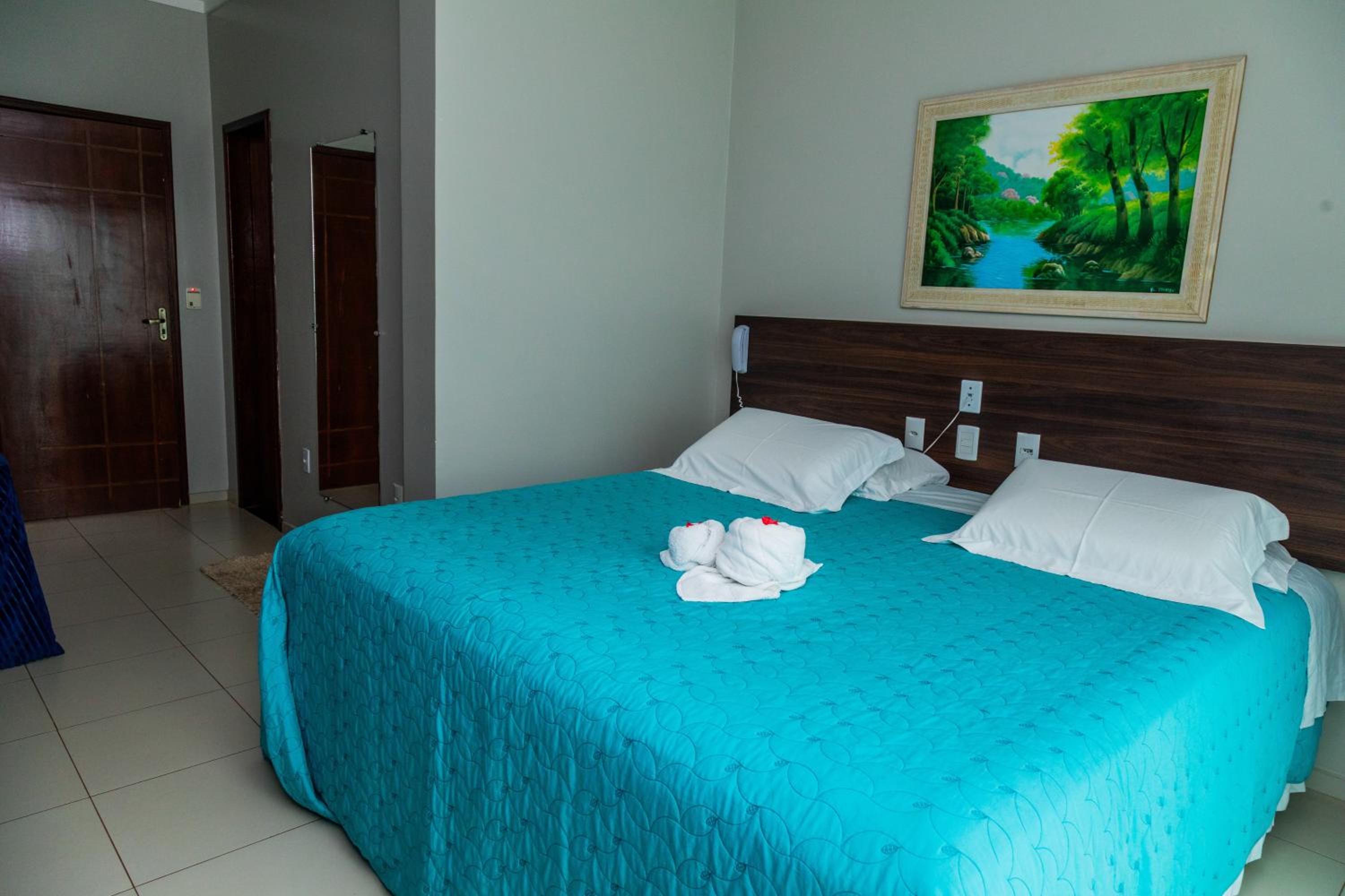 Suite - Photo 1