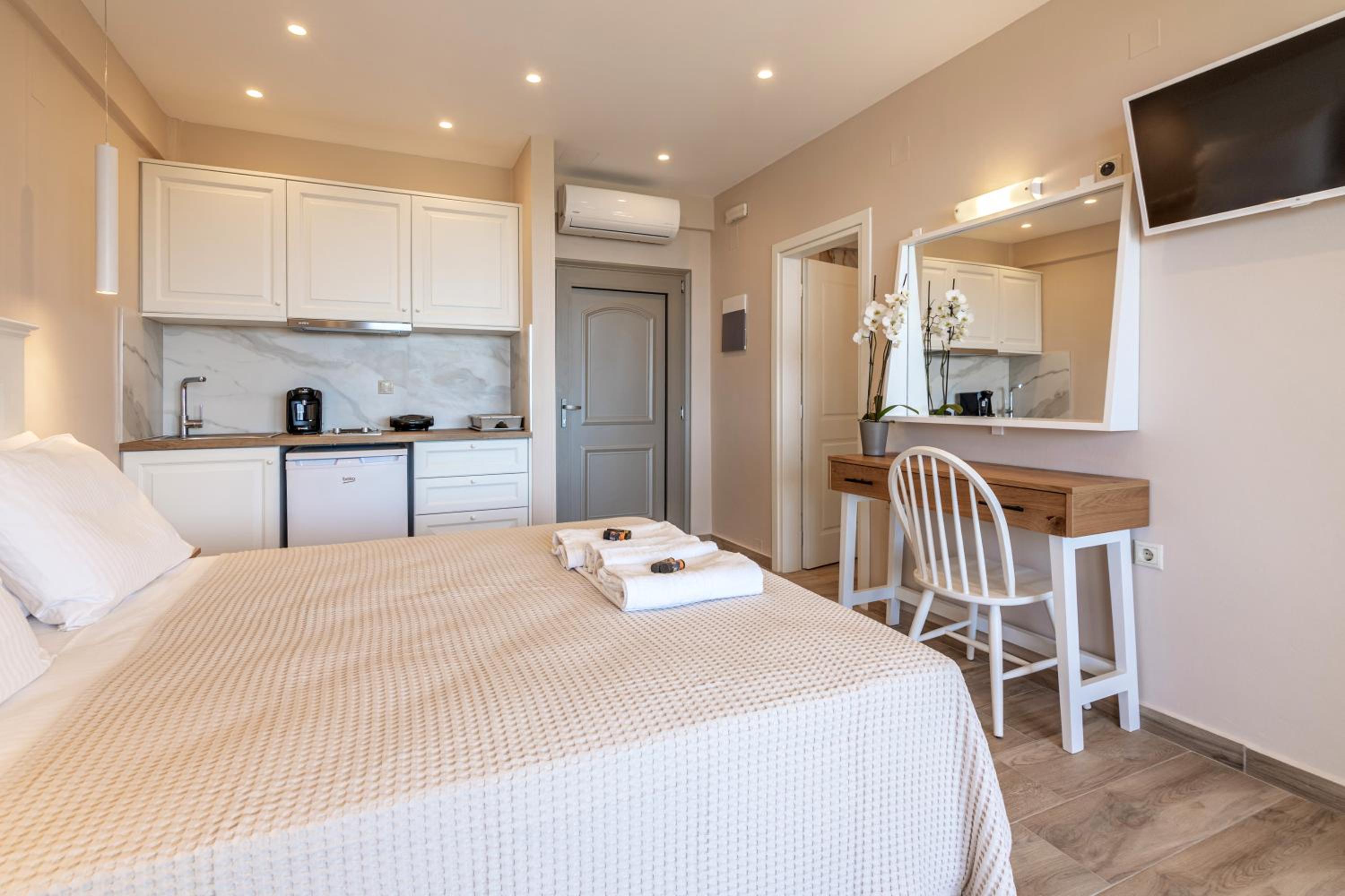 Junior Suite with Sea View photo 2