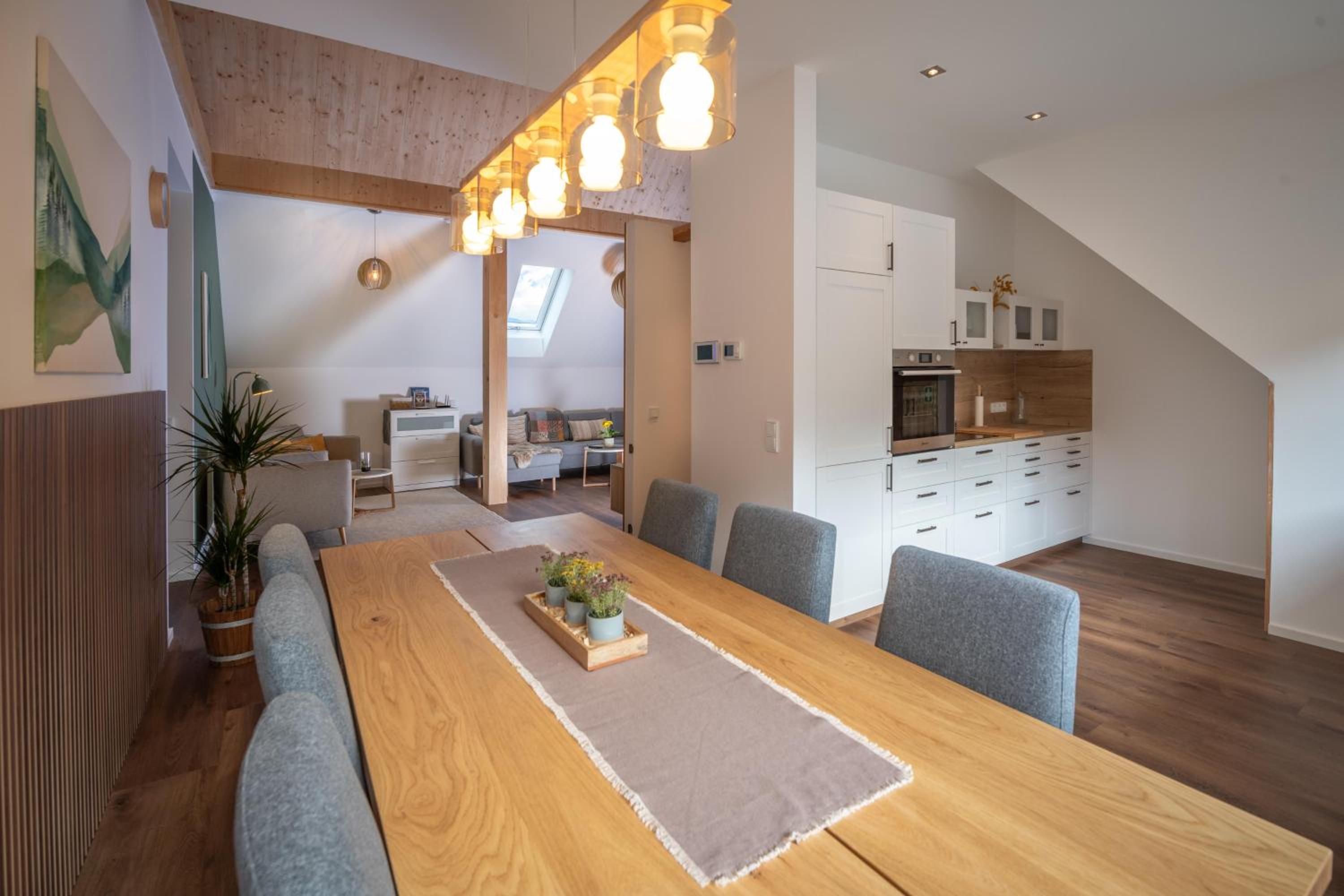 Three-Bedroom Apartment with Bath photo 3