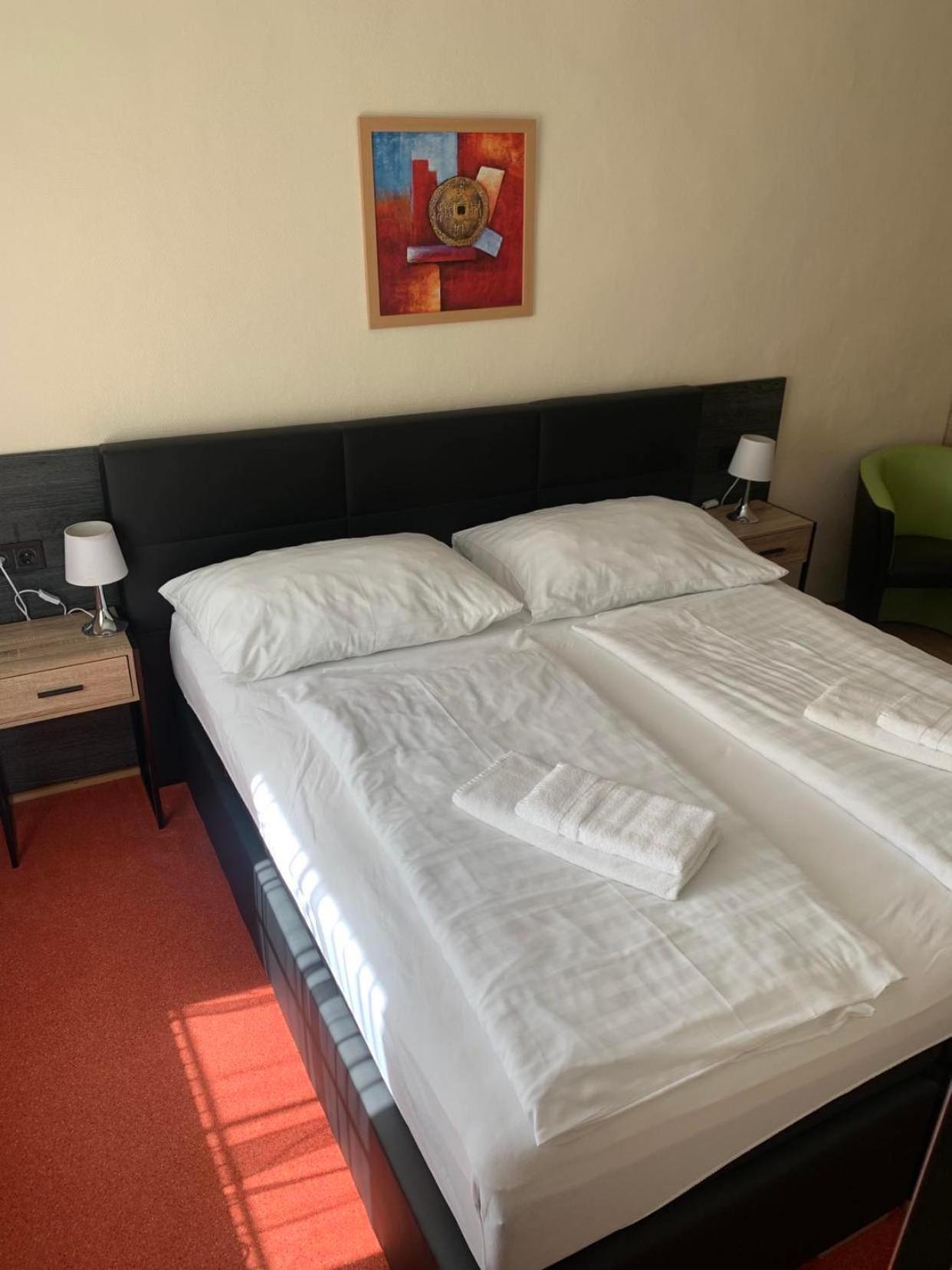 Budget Double Room photo 3