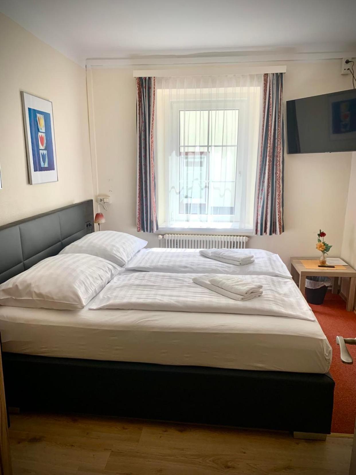 Budget Double Room photo 2