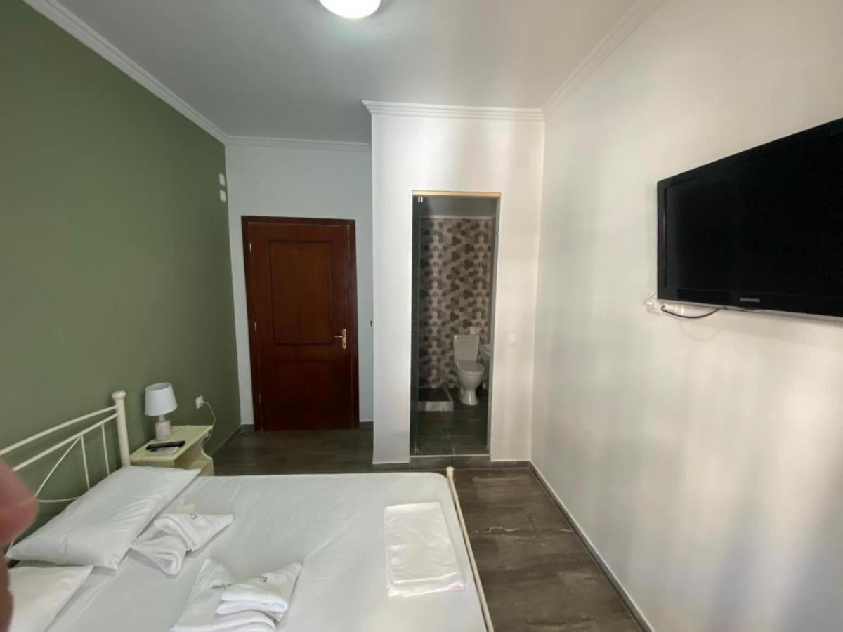Double Room with Private Bathroom photo 1