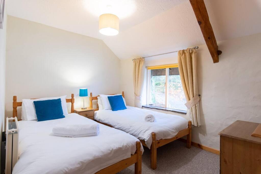 Seven-Bedroom House photo 1