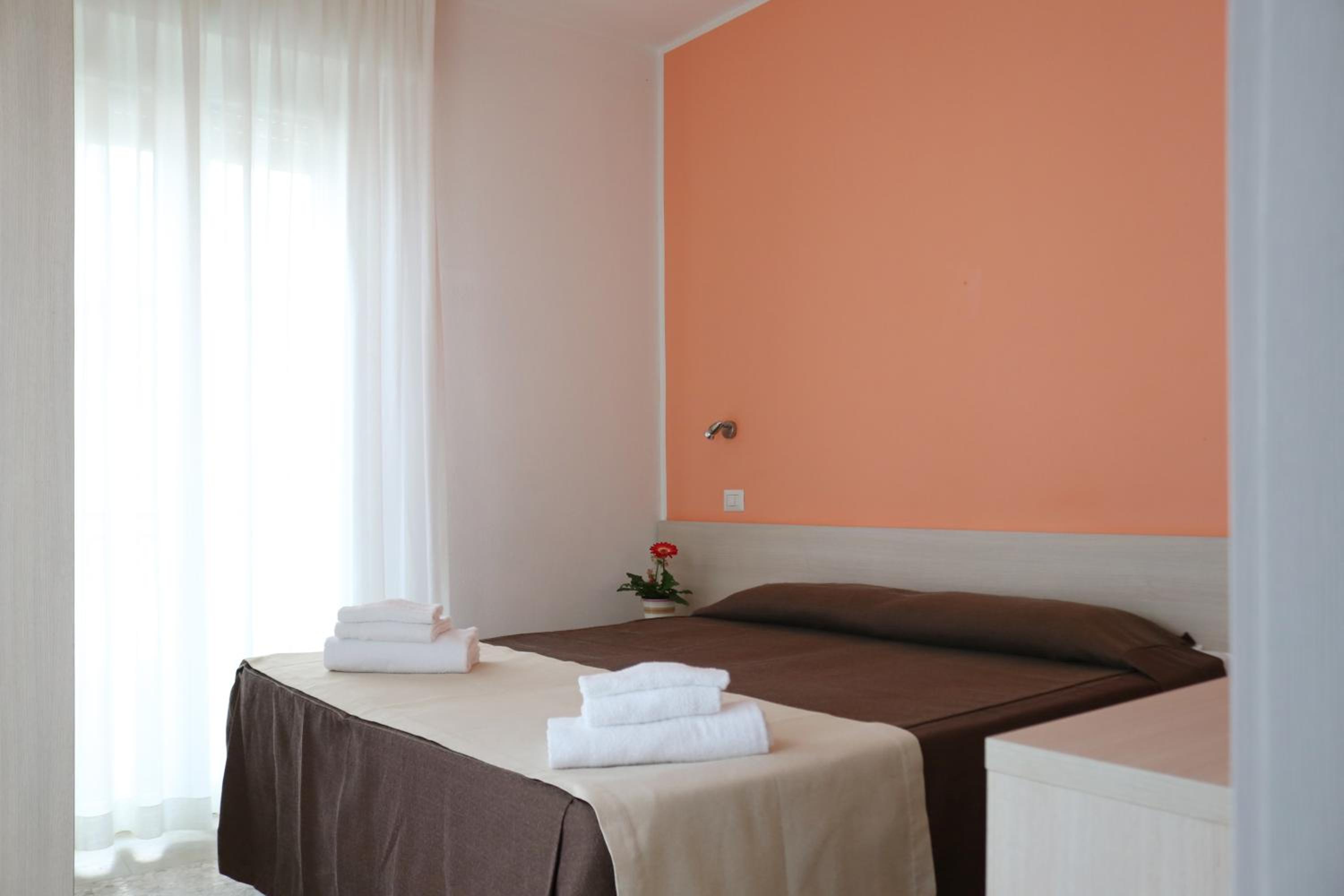 Standard Double Room photo 2