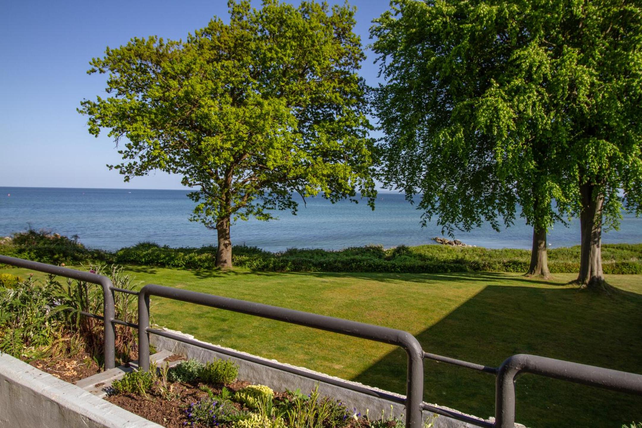 Apartment with Sea View photo 2