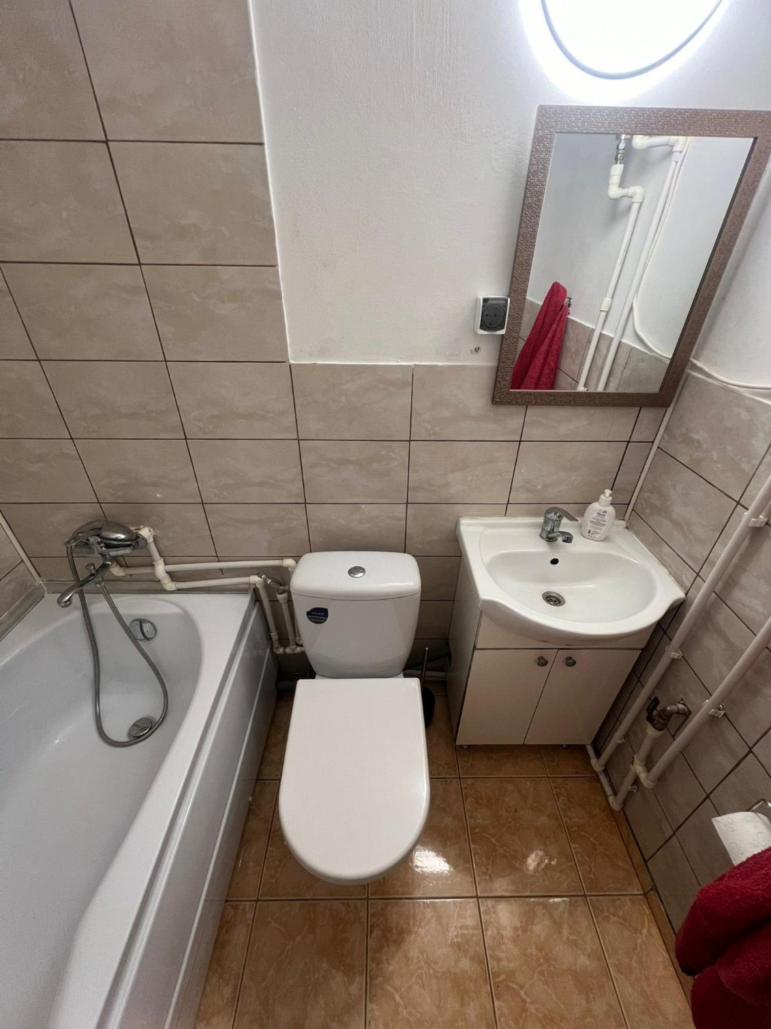 One-Bedroom Apartment photo 2