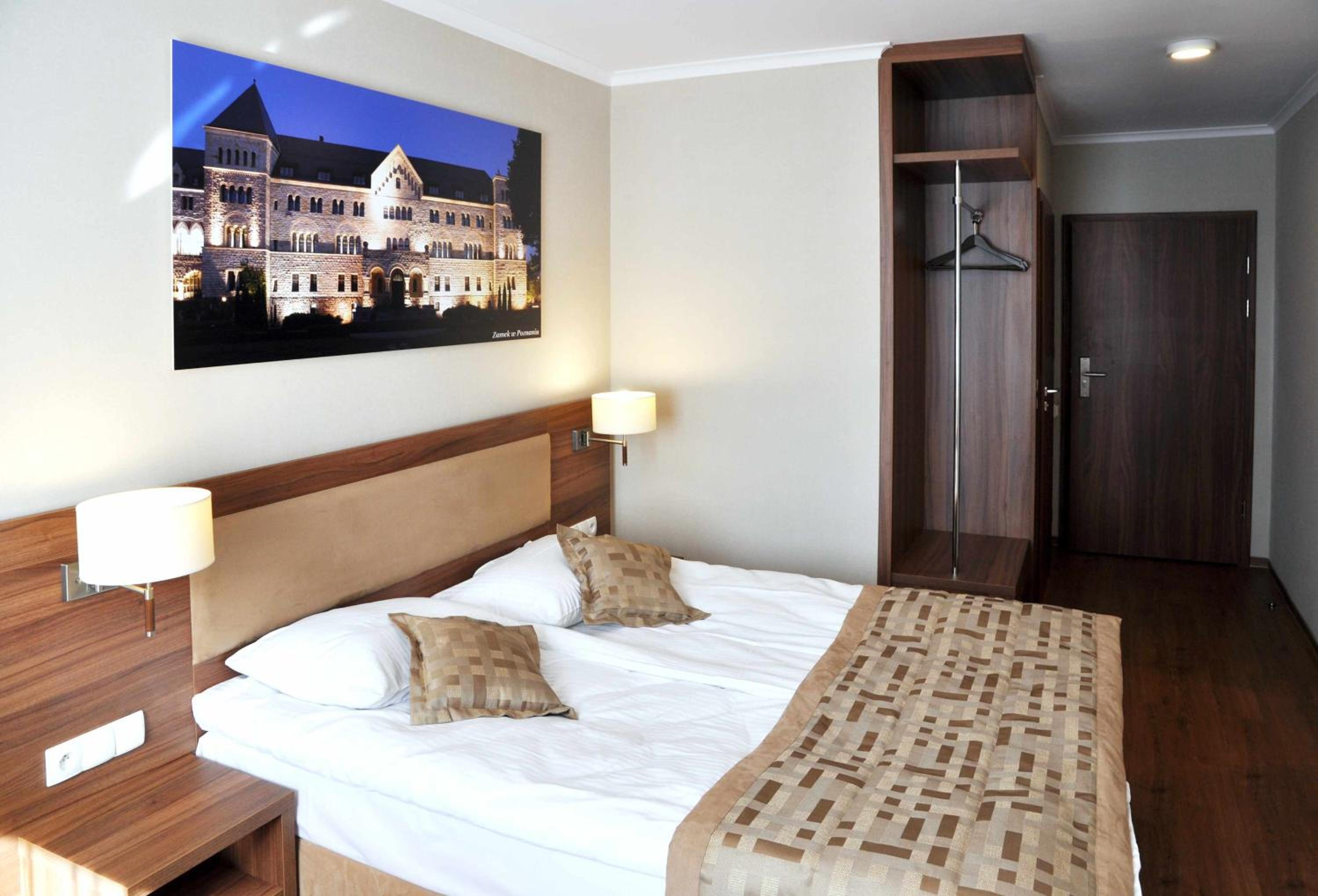Deluxe King Room photo 1