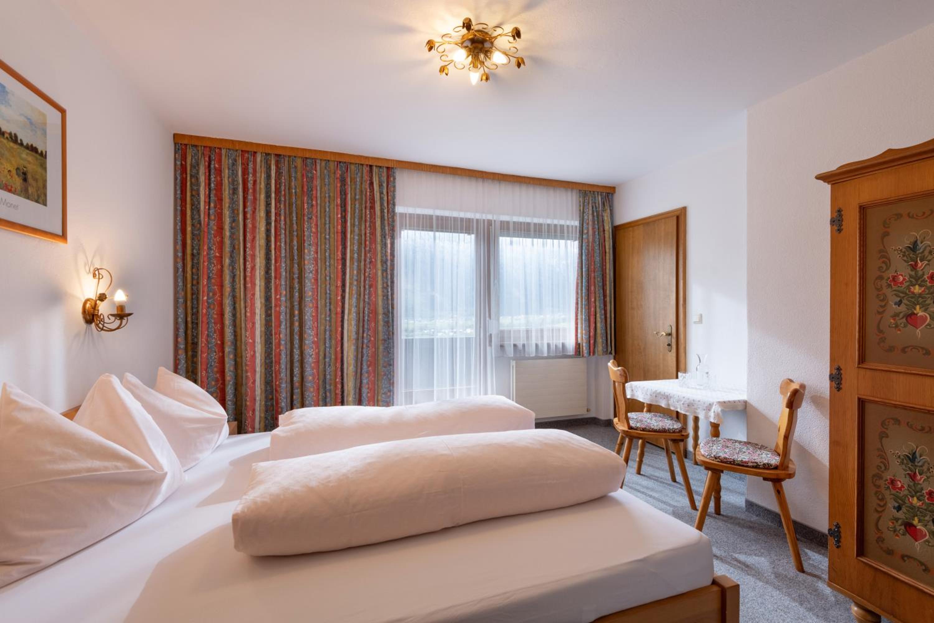 Double Room with Private Bathroom photo 3