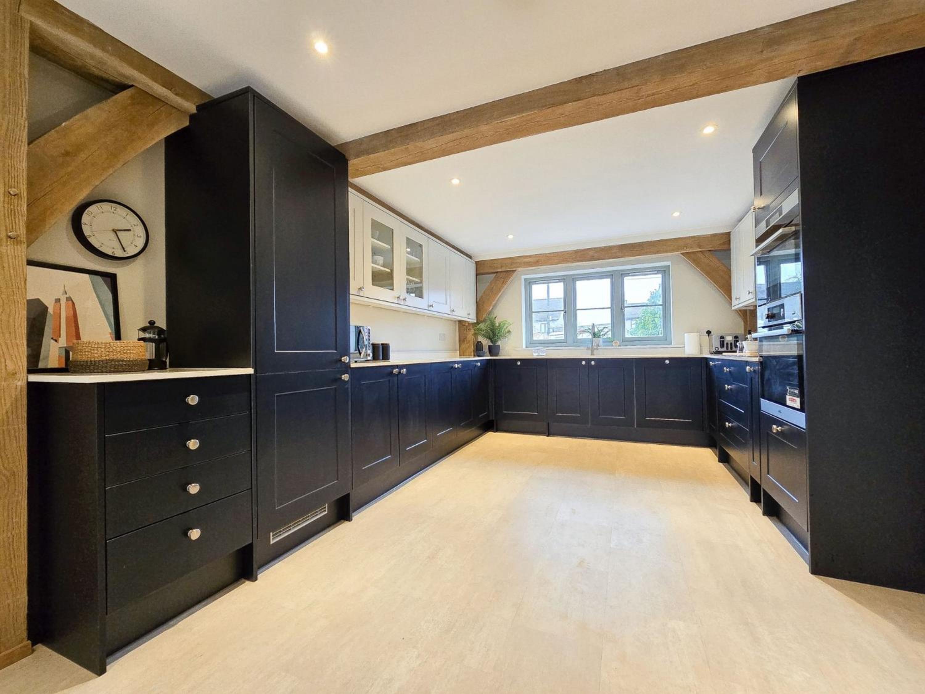Four-Bedroom House photo 2