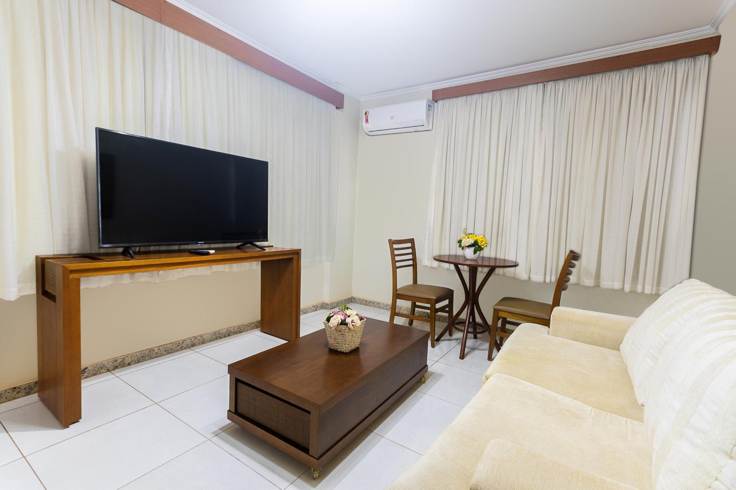 Executive Suite photo 2