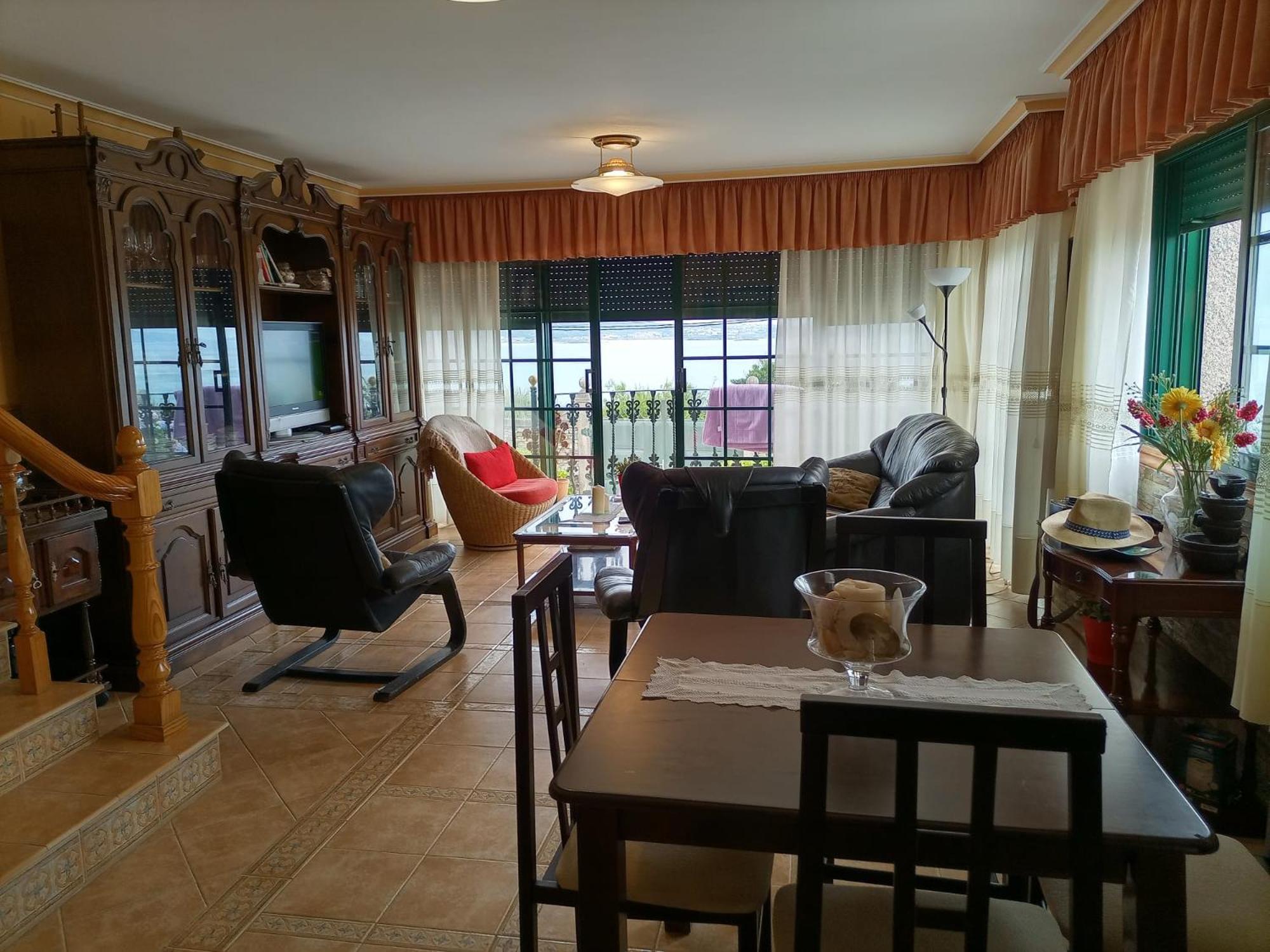 Casa de cuatro habitaciones
