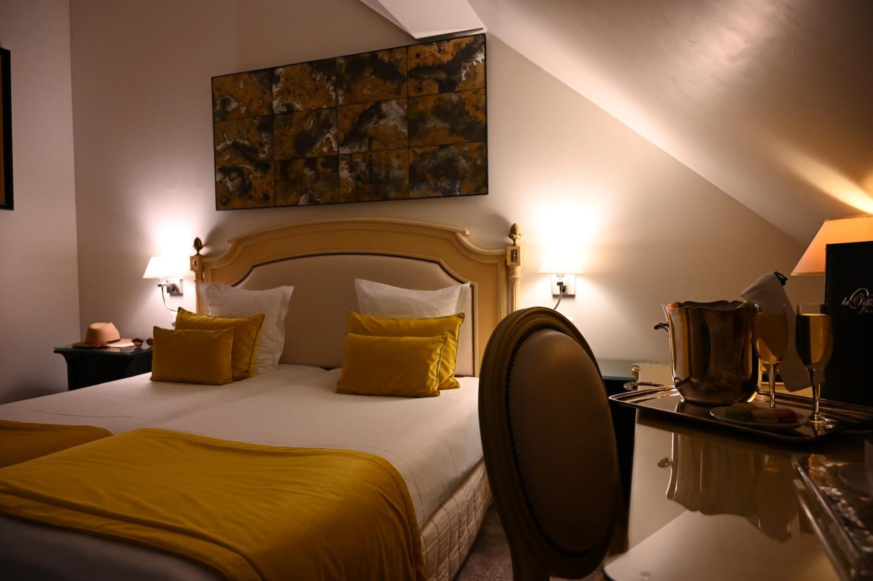 Standard Double Room - Photo 7