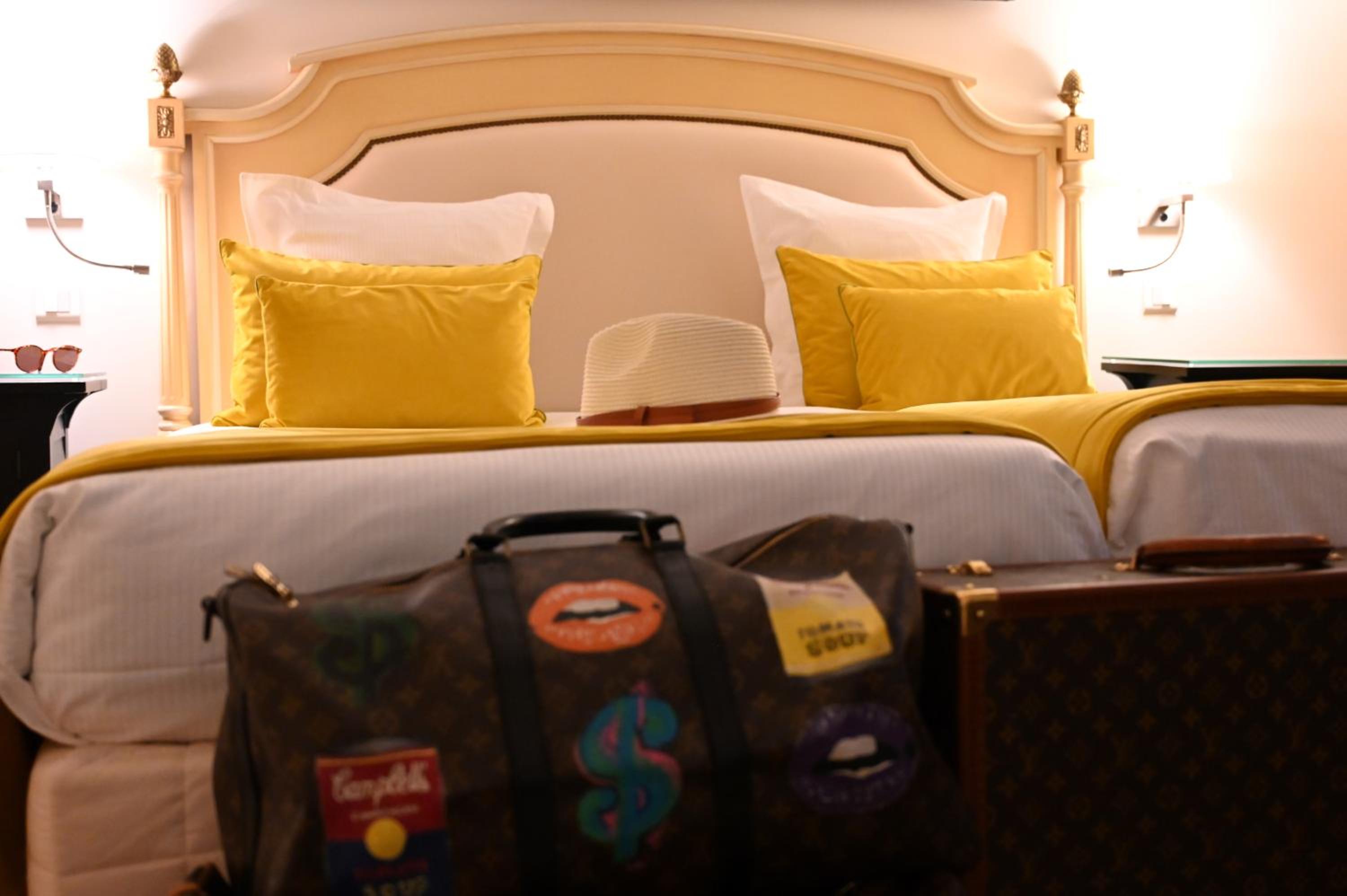 Standard Double Room - Photo 6
