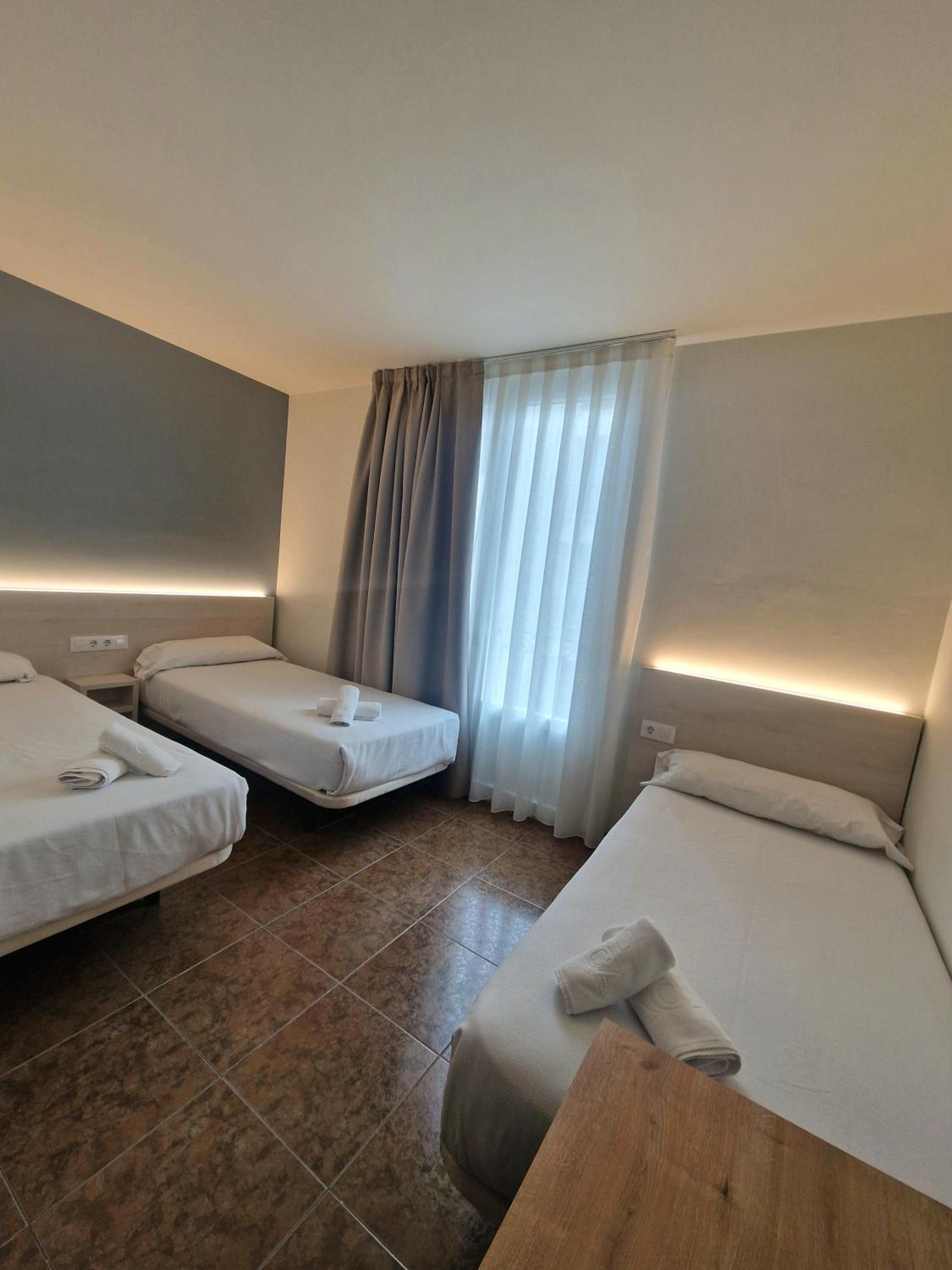 Triple Room - Photo 2
