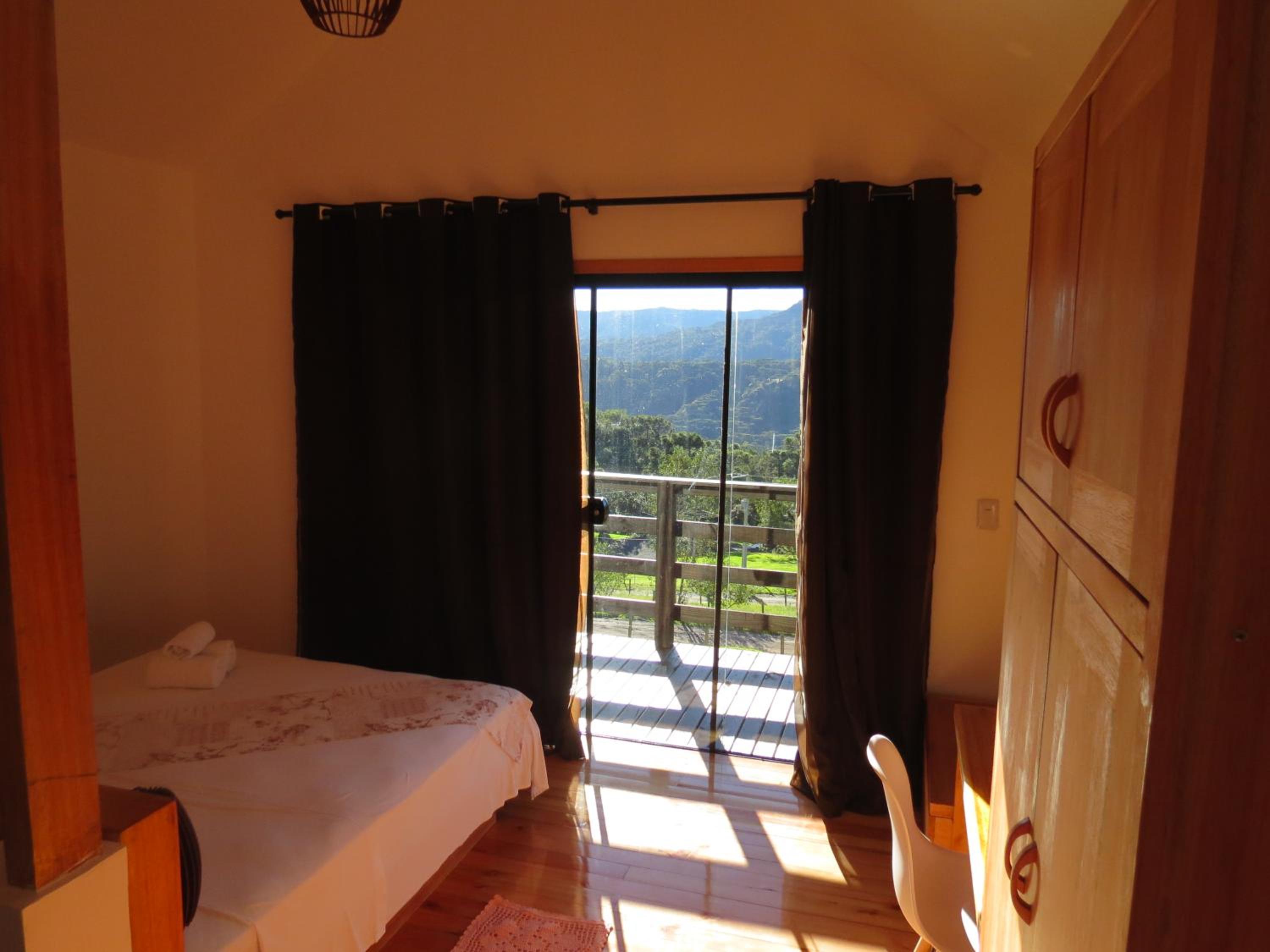 Suite with Mountain View - Photo 3