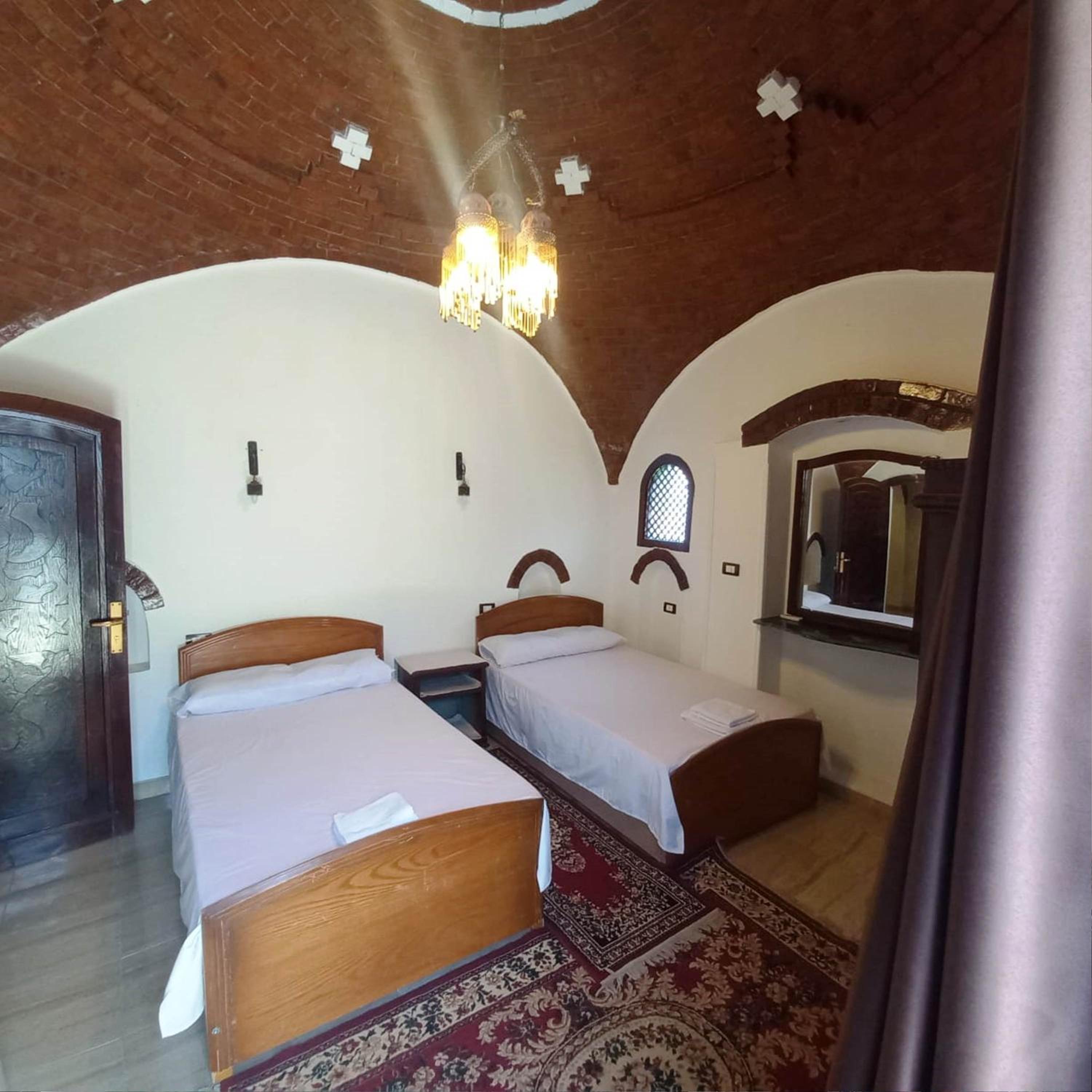 Deluxe Double Room - Photo 10