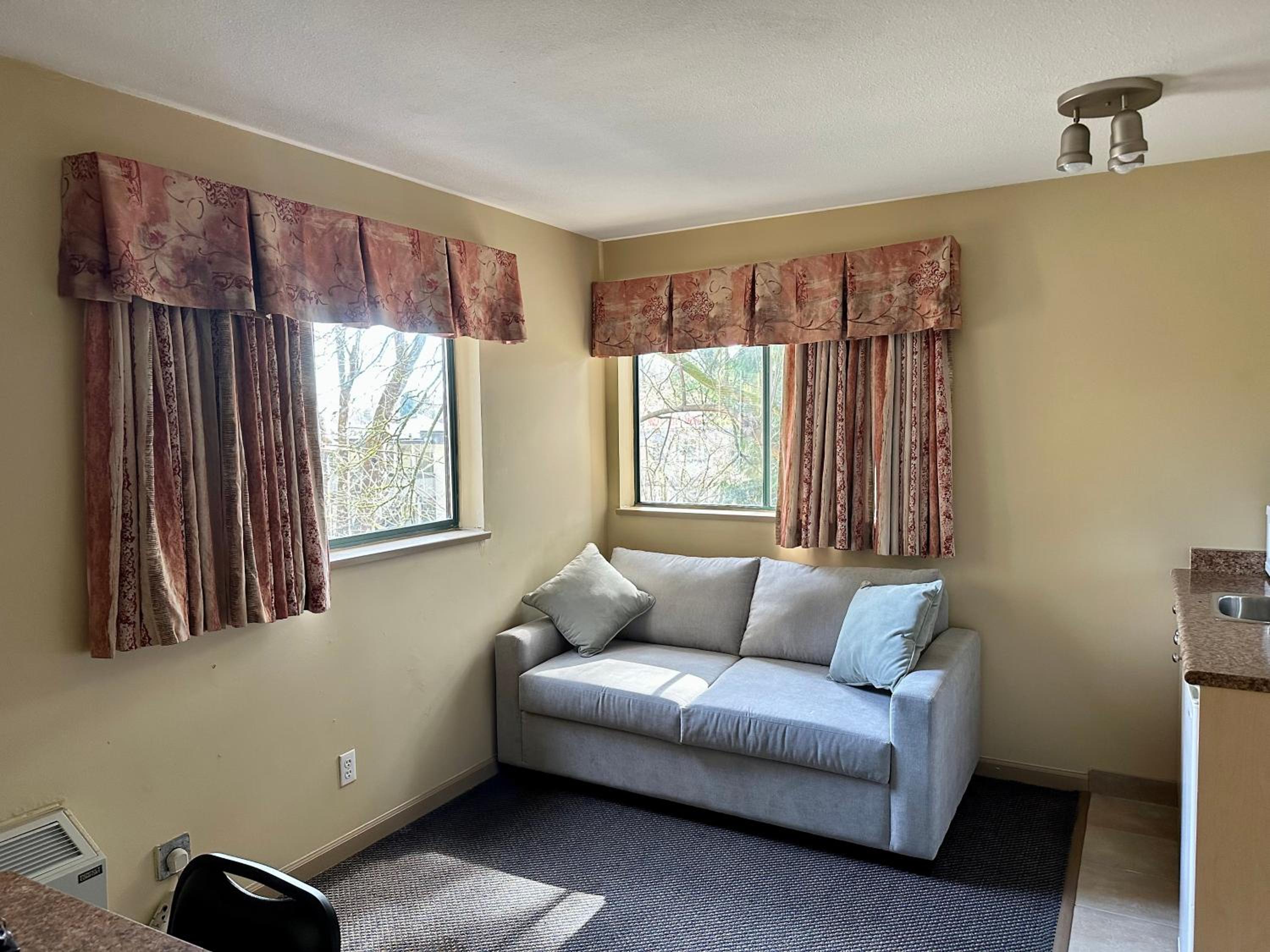 Standard Suite - Photo 1