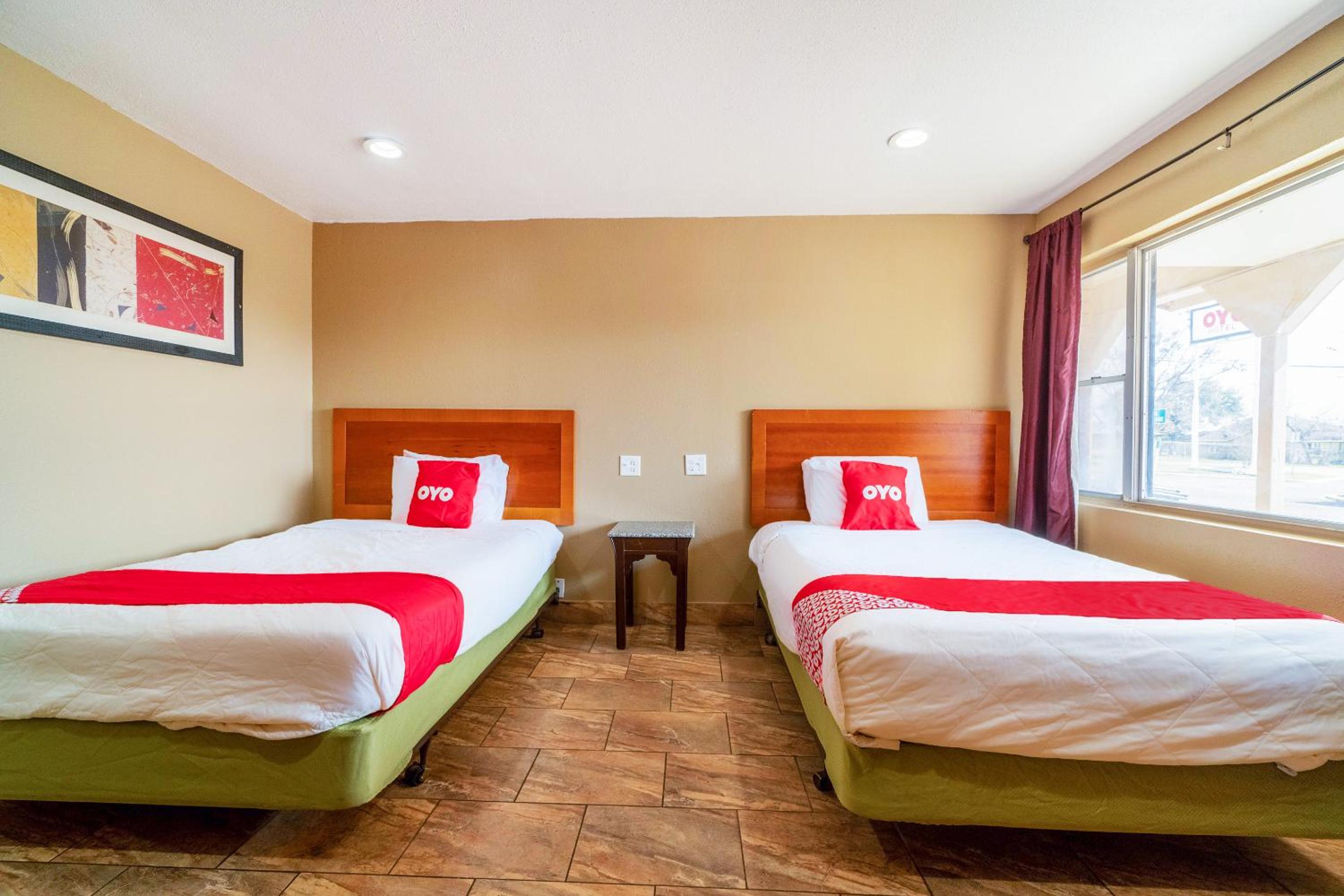 Premium 2 Queen Bed	 photo 1