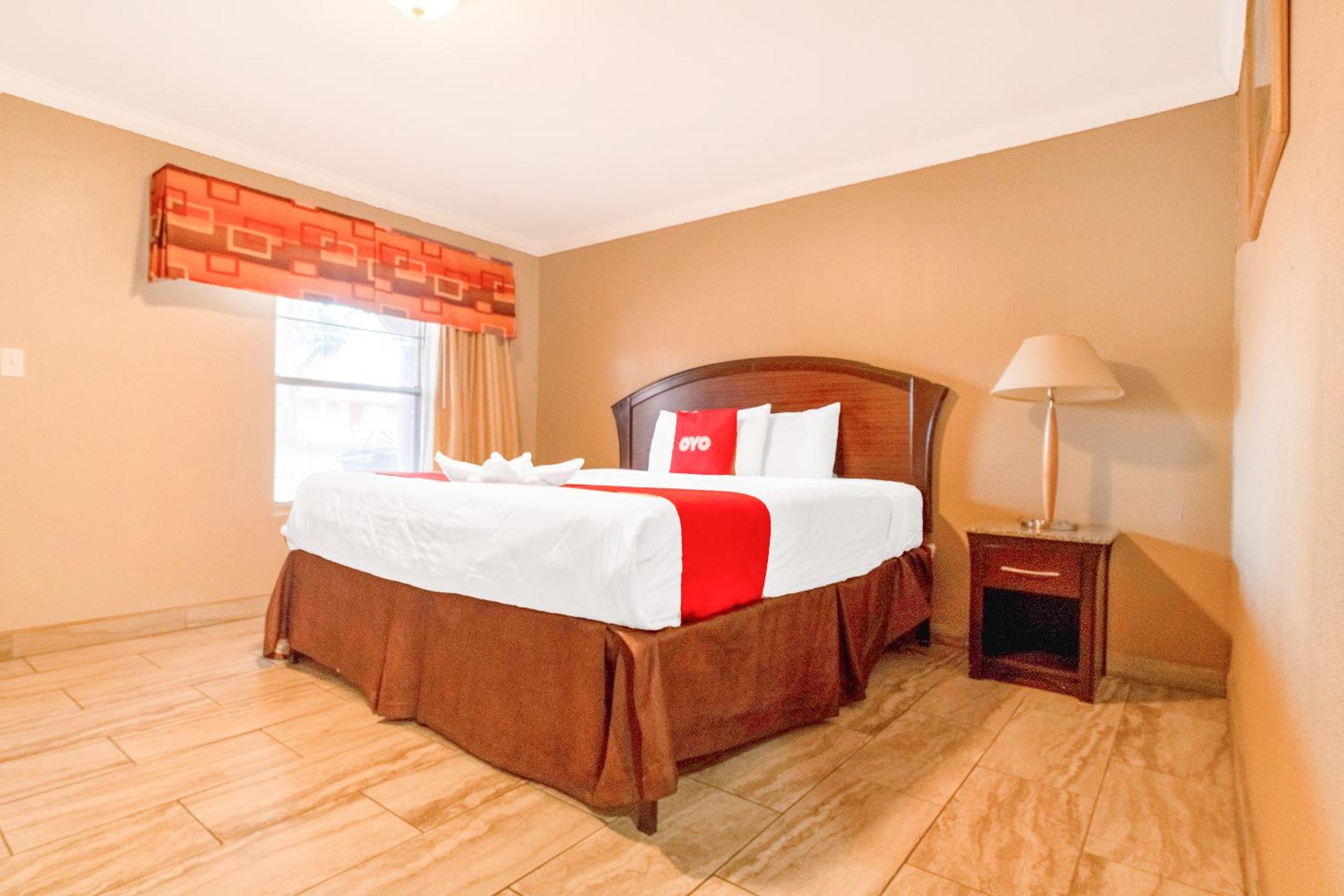 Deluxe King Room photo 3
