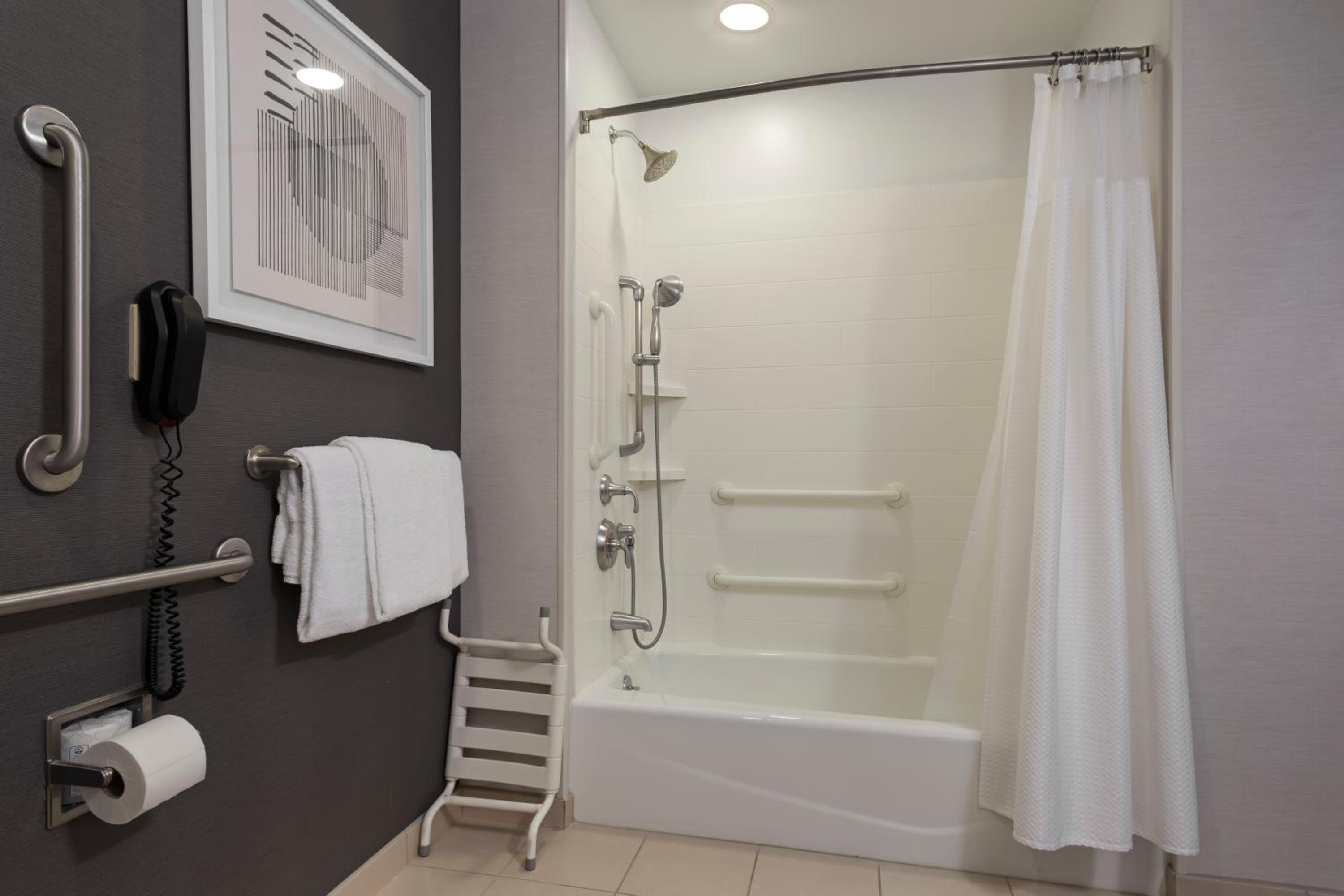 King Room with Adapted Tub - Mobility and Hearing Accessible