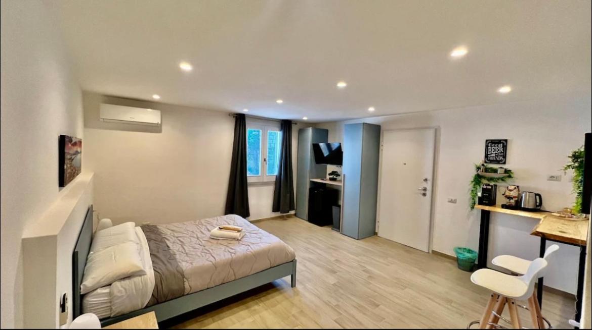 One-Bedroom House photo 2