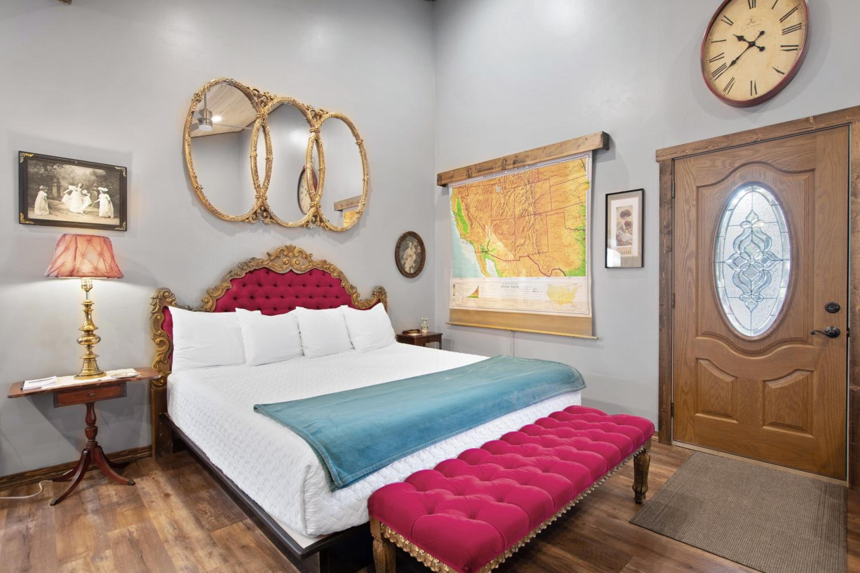 One-Bedroom House photo 1