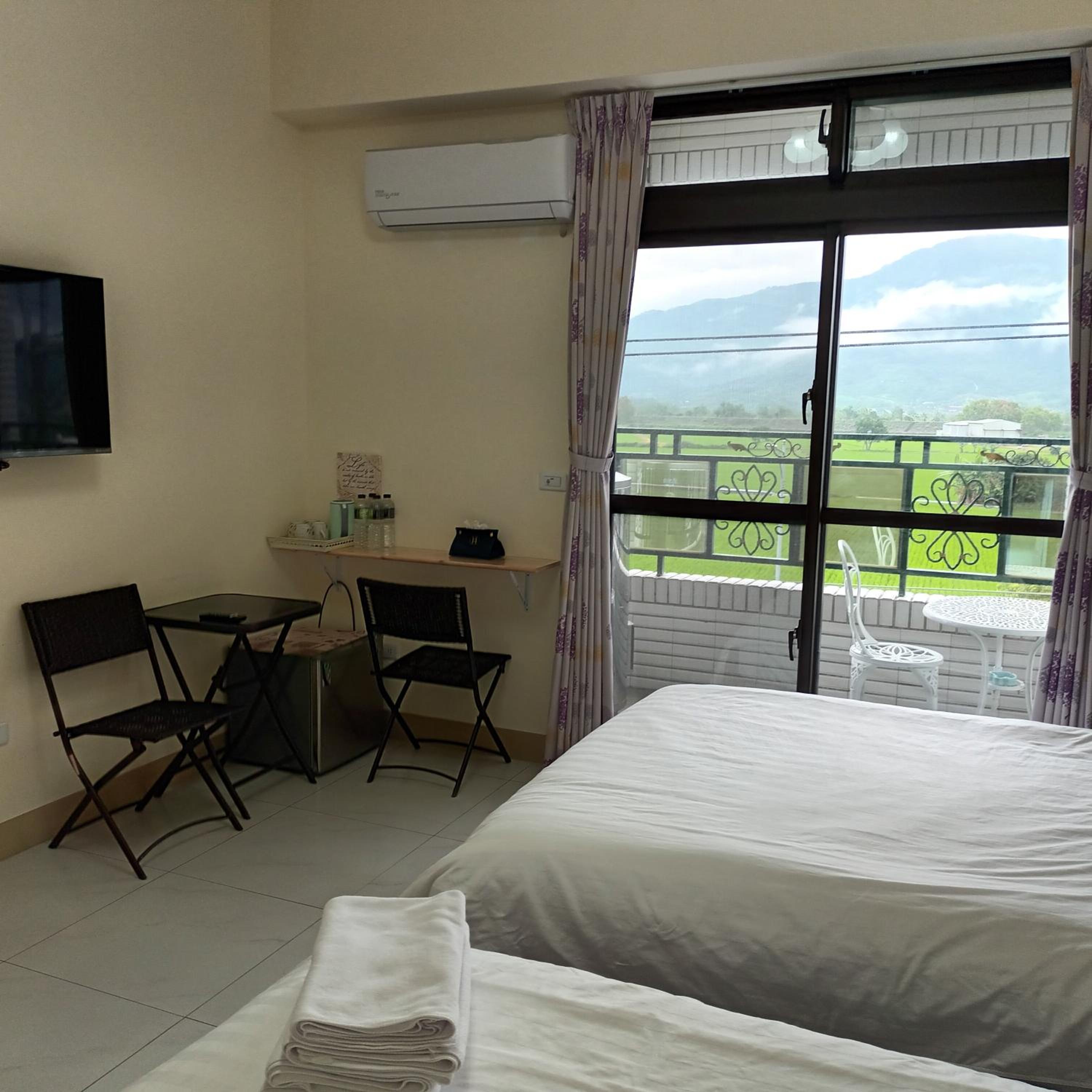 Quadruple Room with Private Bathroom photo 3