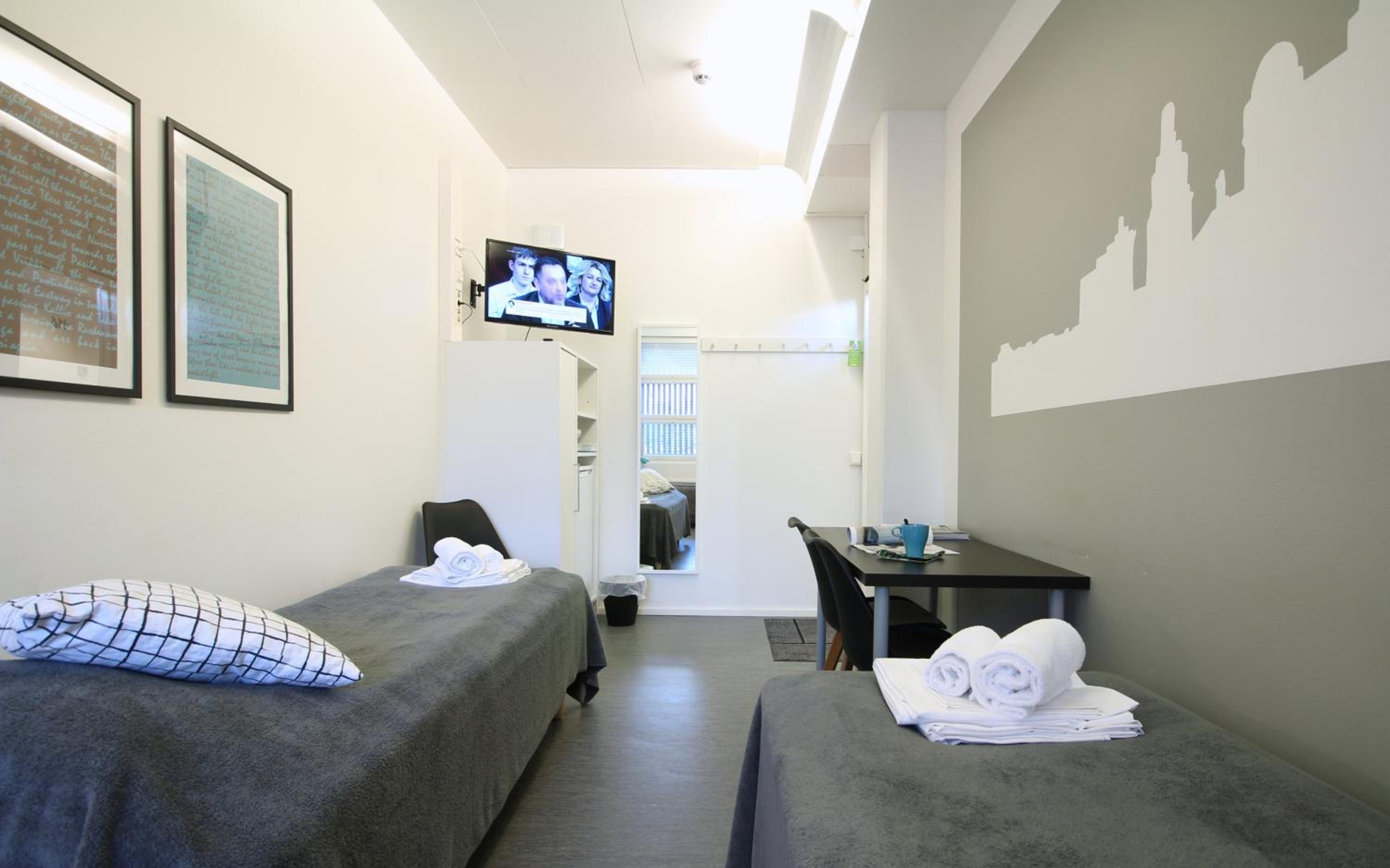 Basic Triple Room with Shared Bathroom photo 1