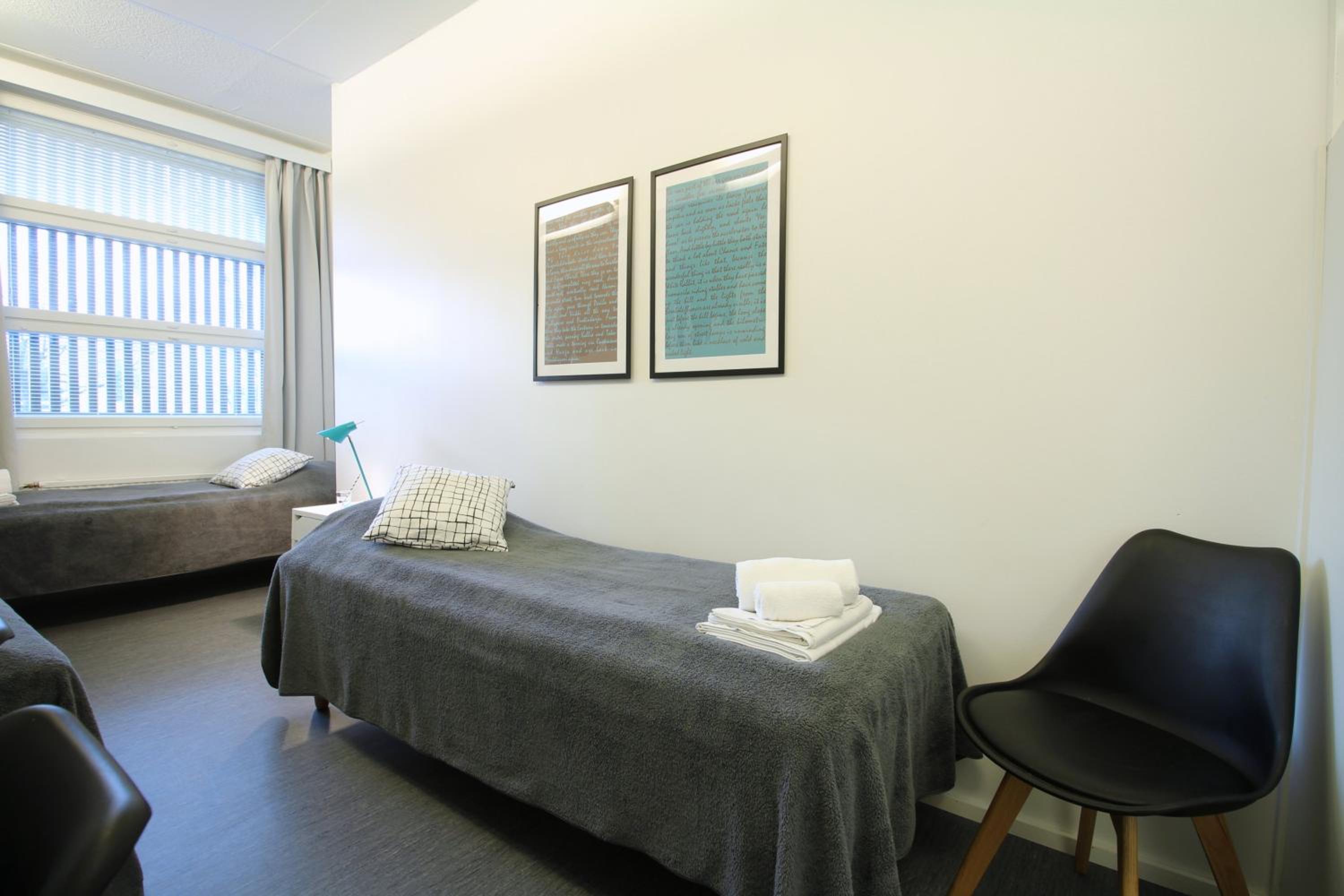 Basic Triple Room with Shared Bathroom photo 2