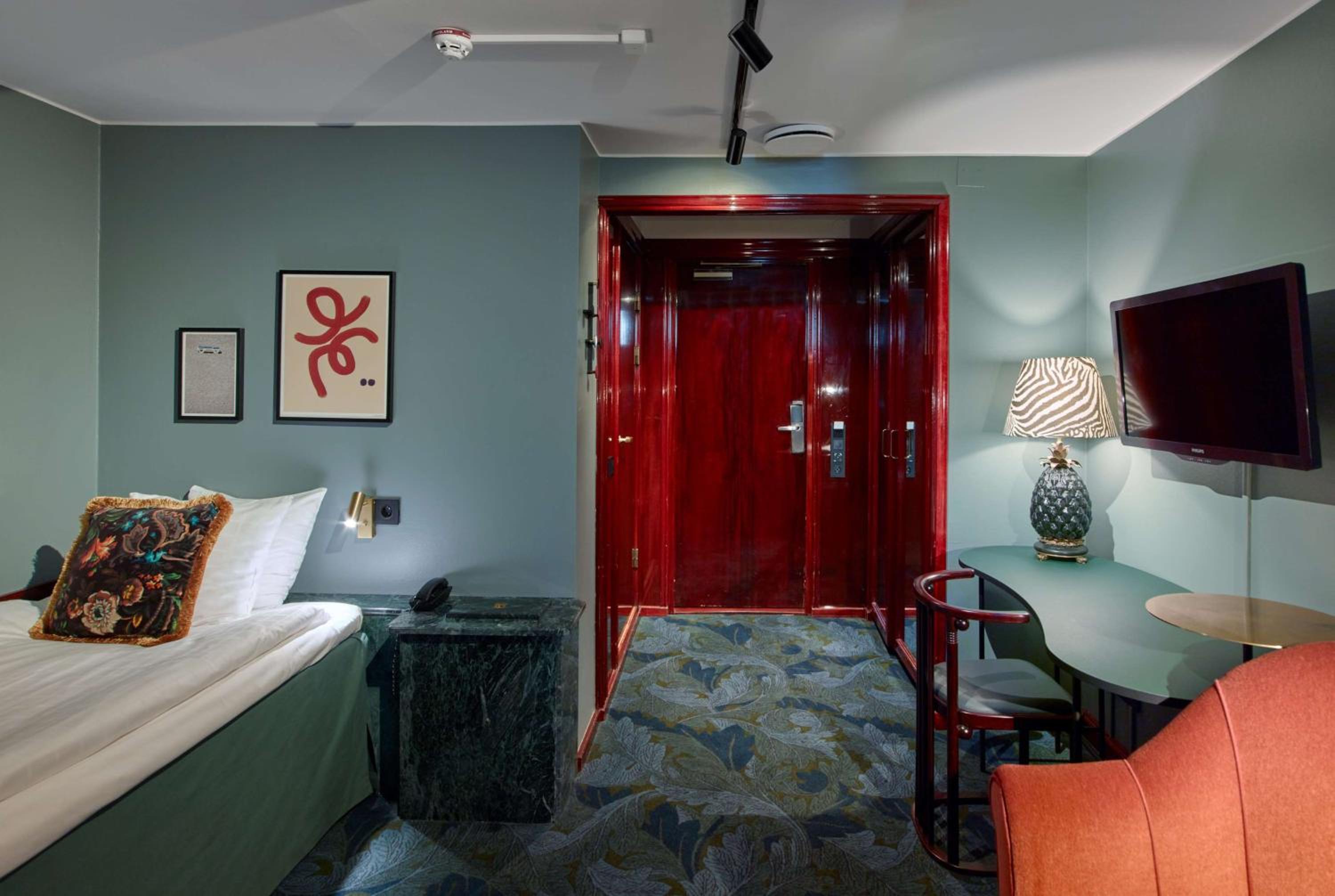 Single Room photo 3