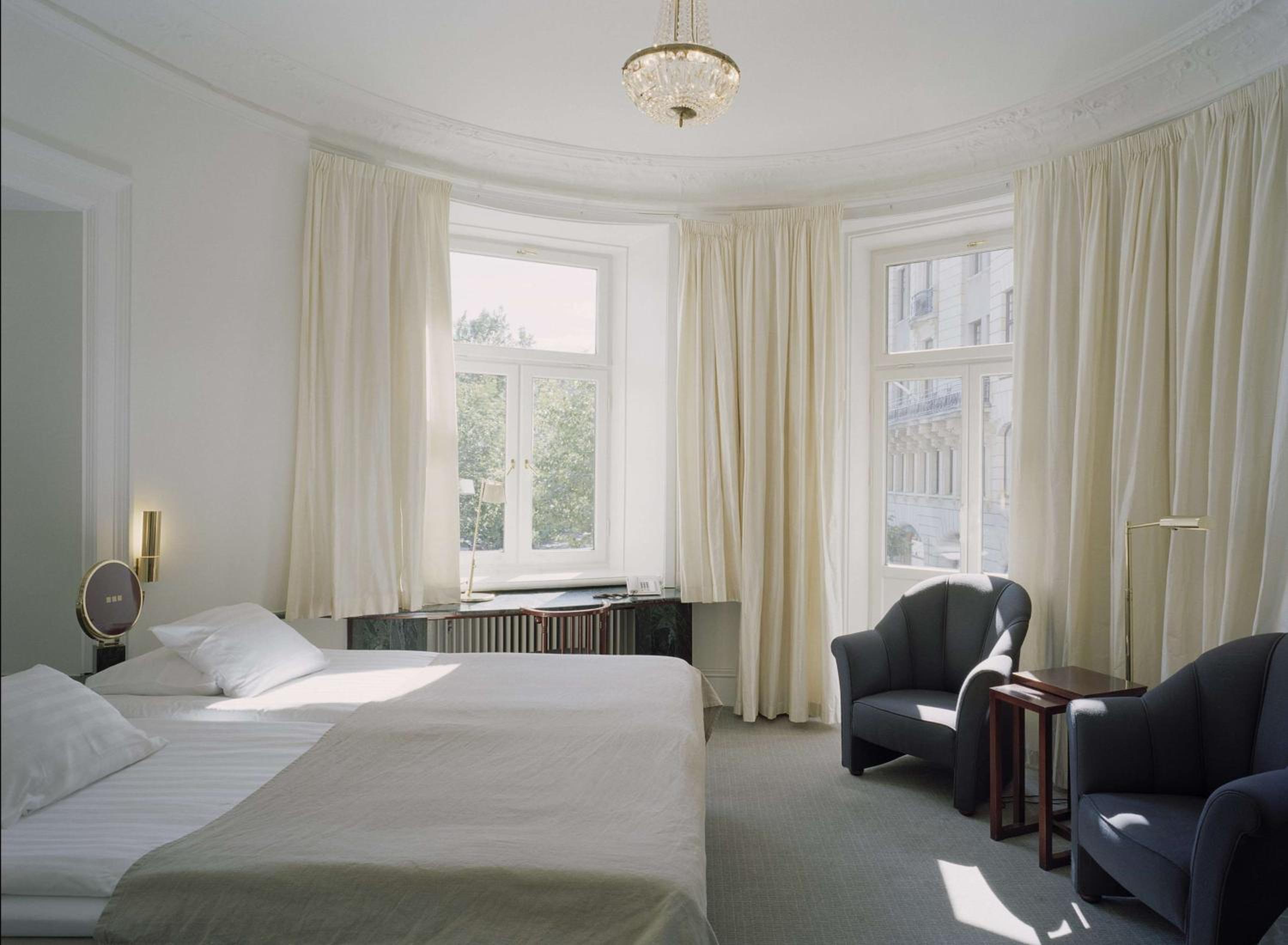Superior King Room - Photo 2