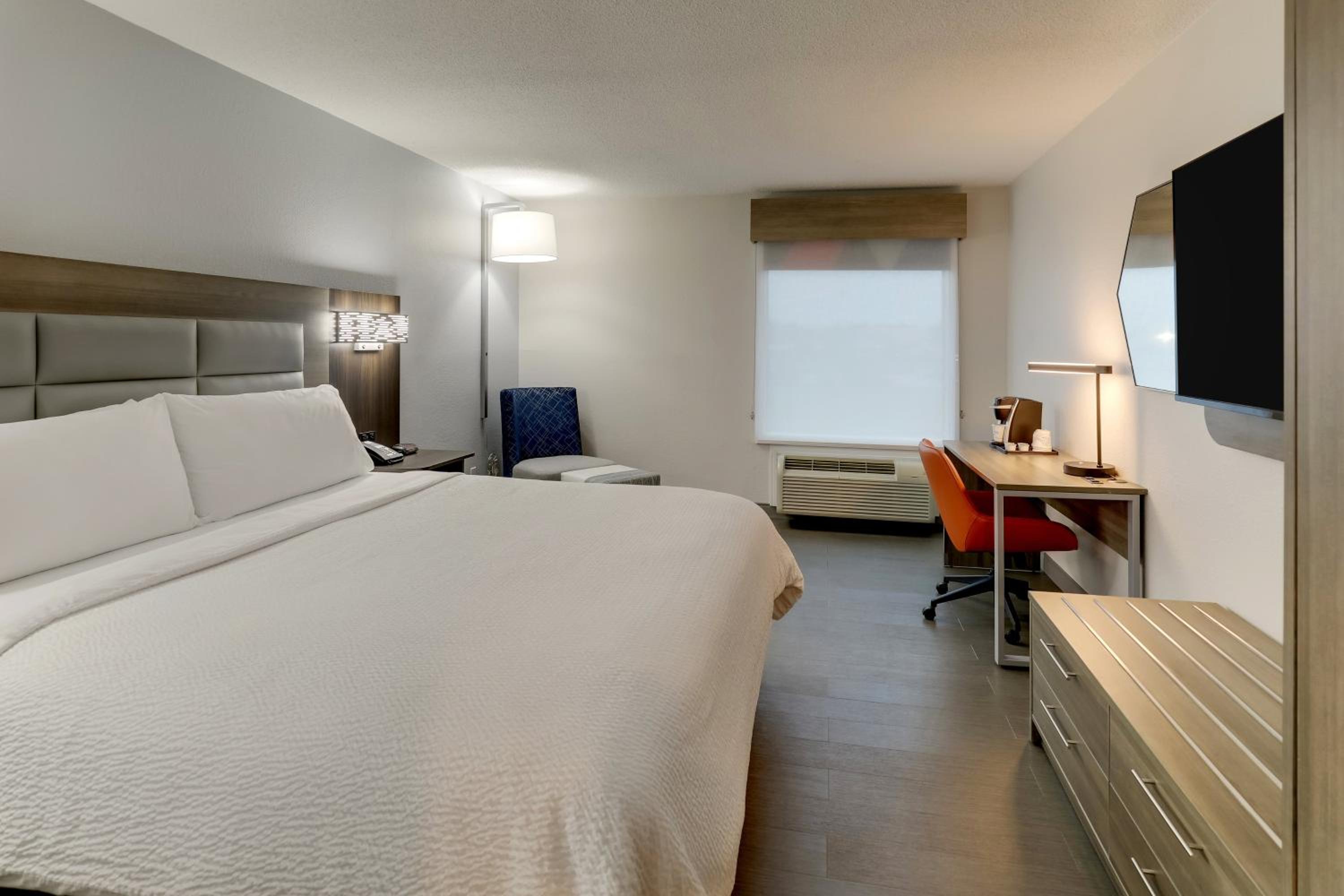 King Room - Mobility Access/Hearing Accessible - Photo 1