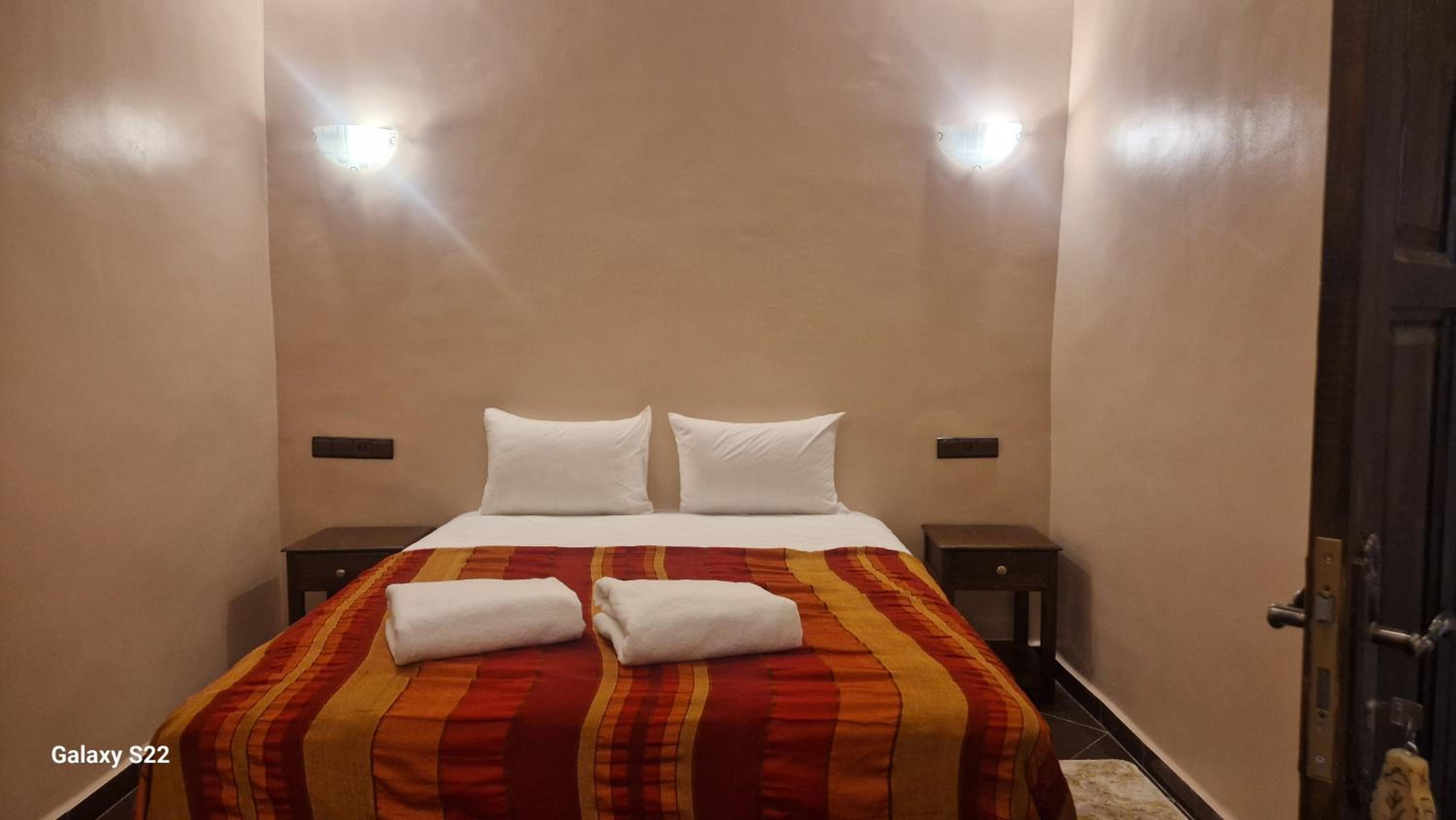 Double Room - Photo 2