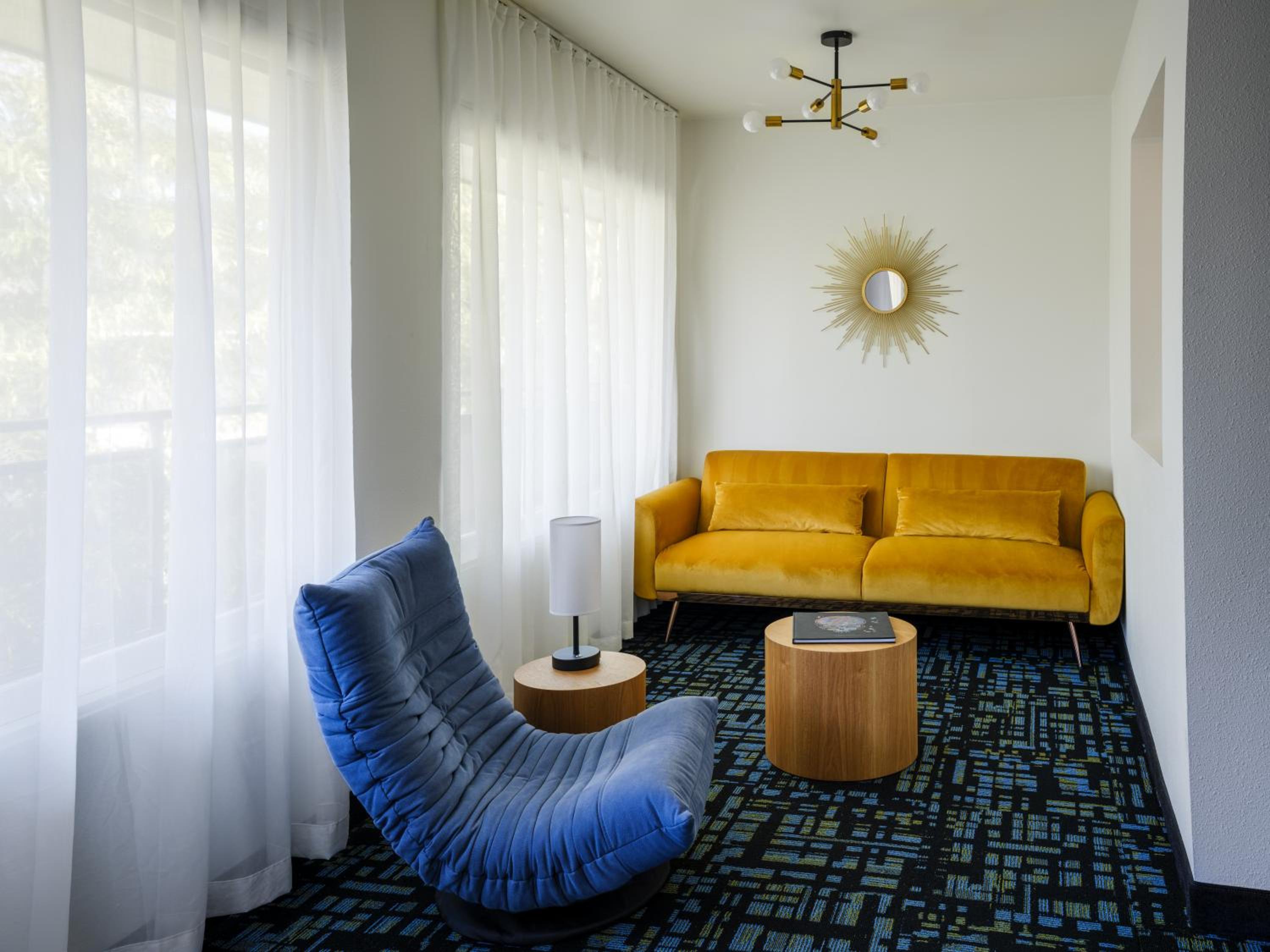 Deluxe King Room - Photo 1