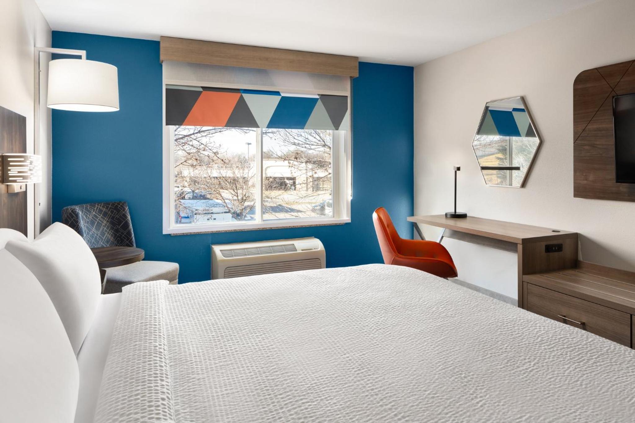 Standard King Room - Photo 3