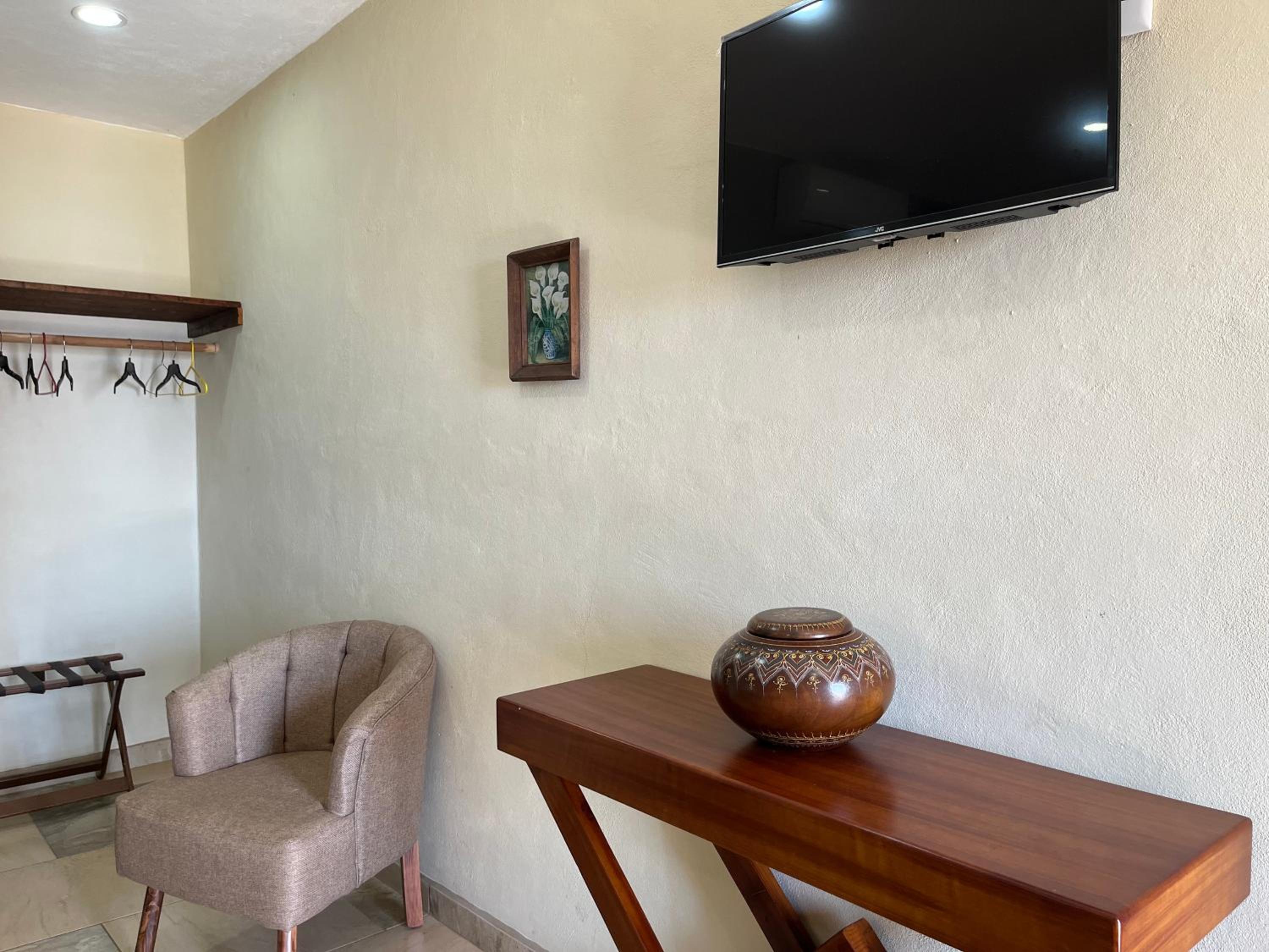 Superior Triple Room with Sea View - Photo 10