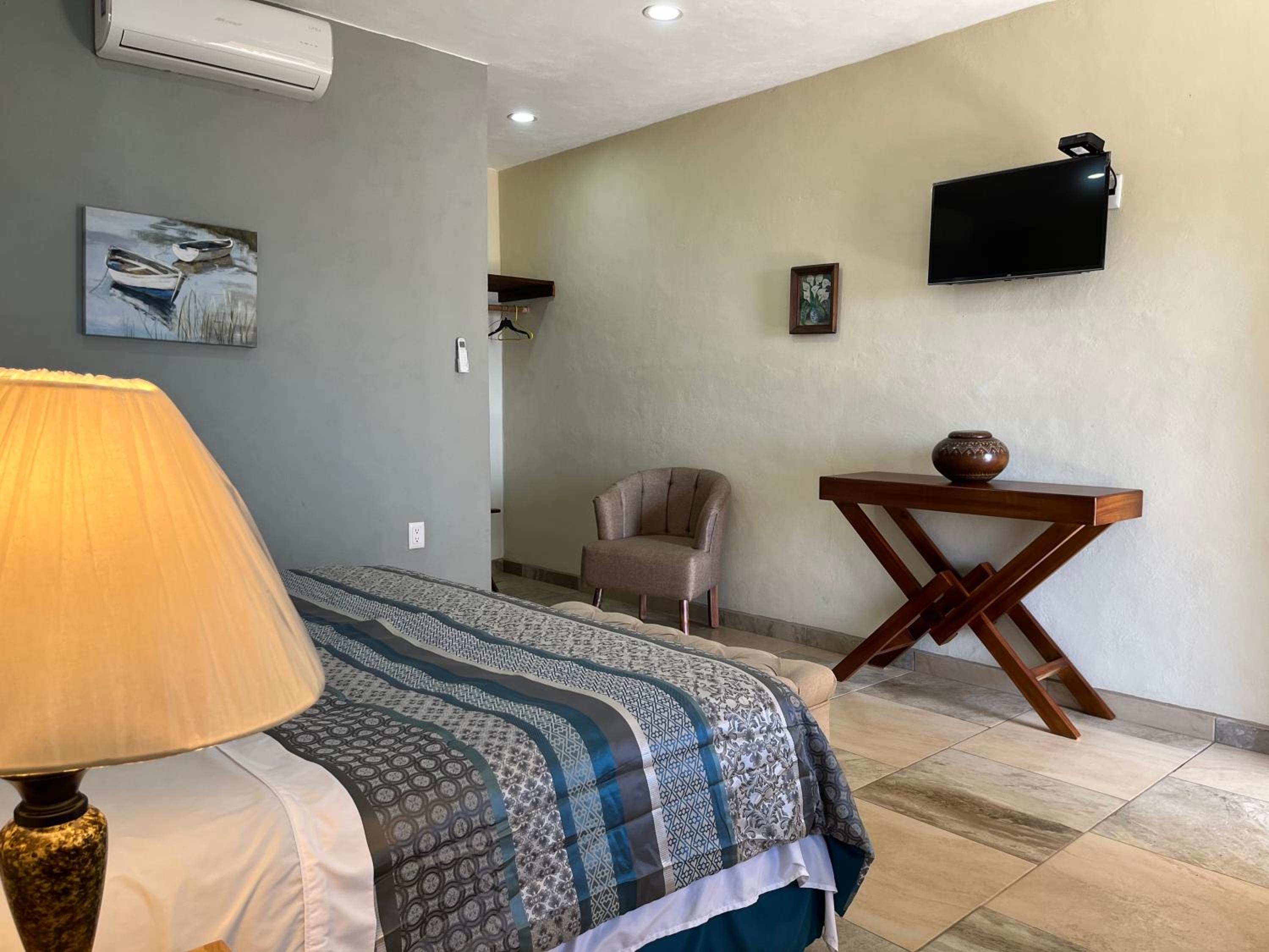 Superior Triple Room with Sea View - Photo 13