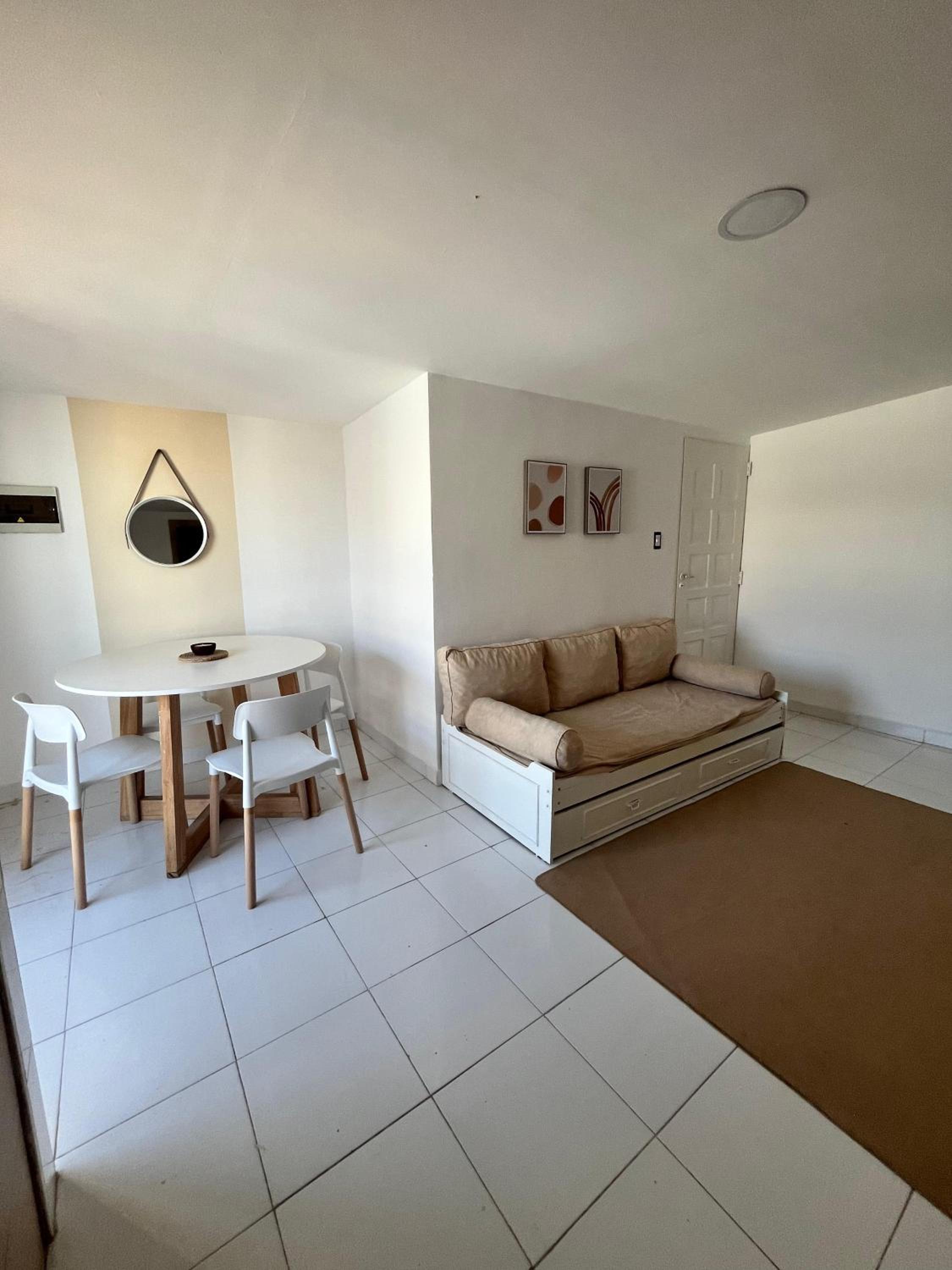 One-Bedroom Apartment photo 1