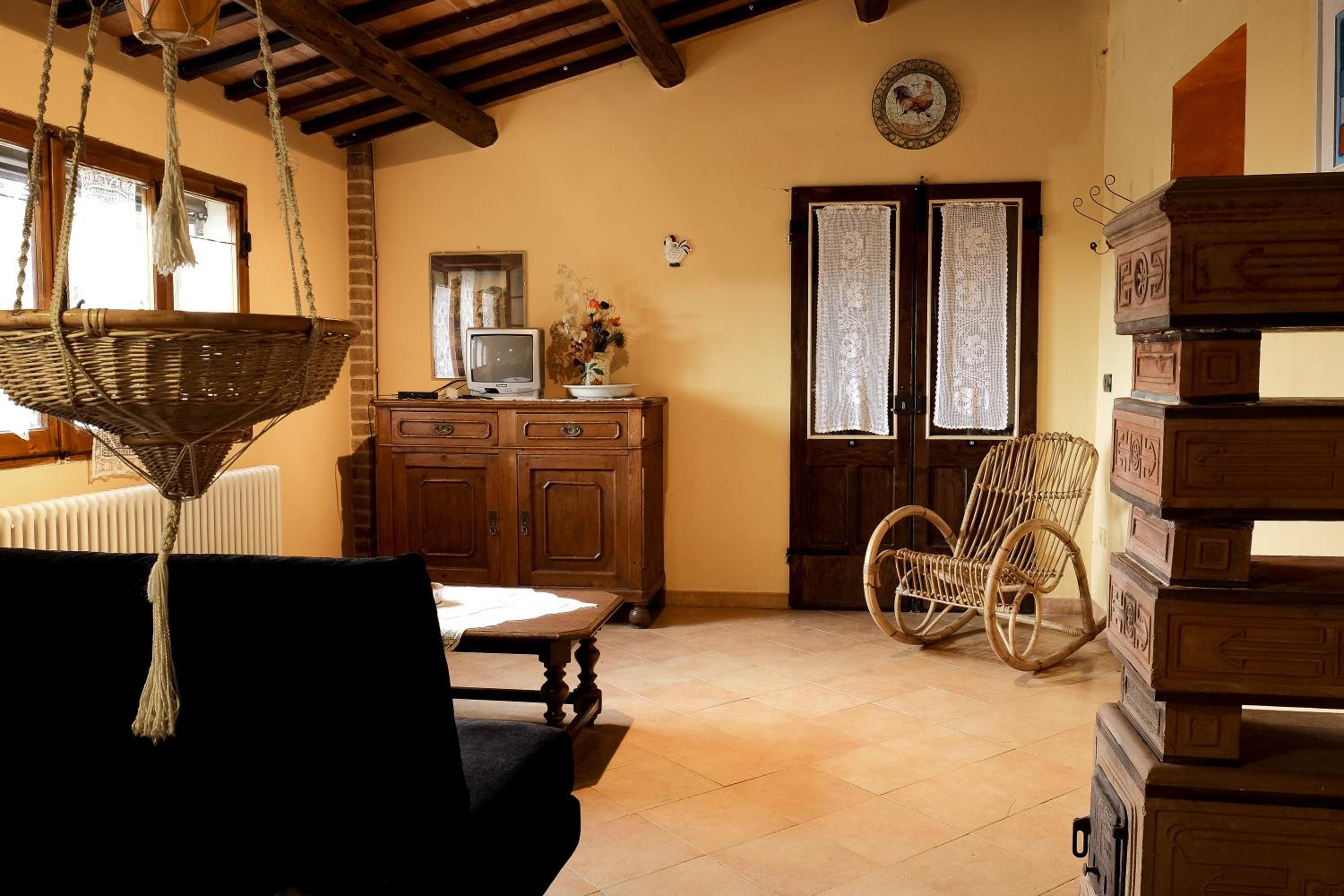 Double Room with Private Bathroom - Photo 7