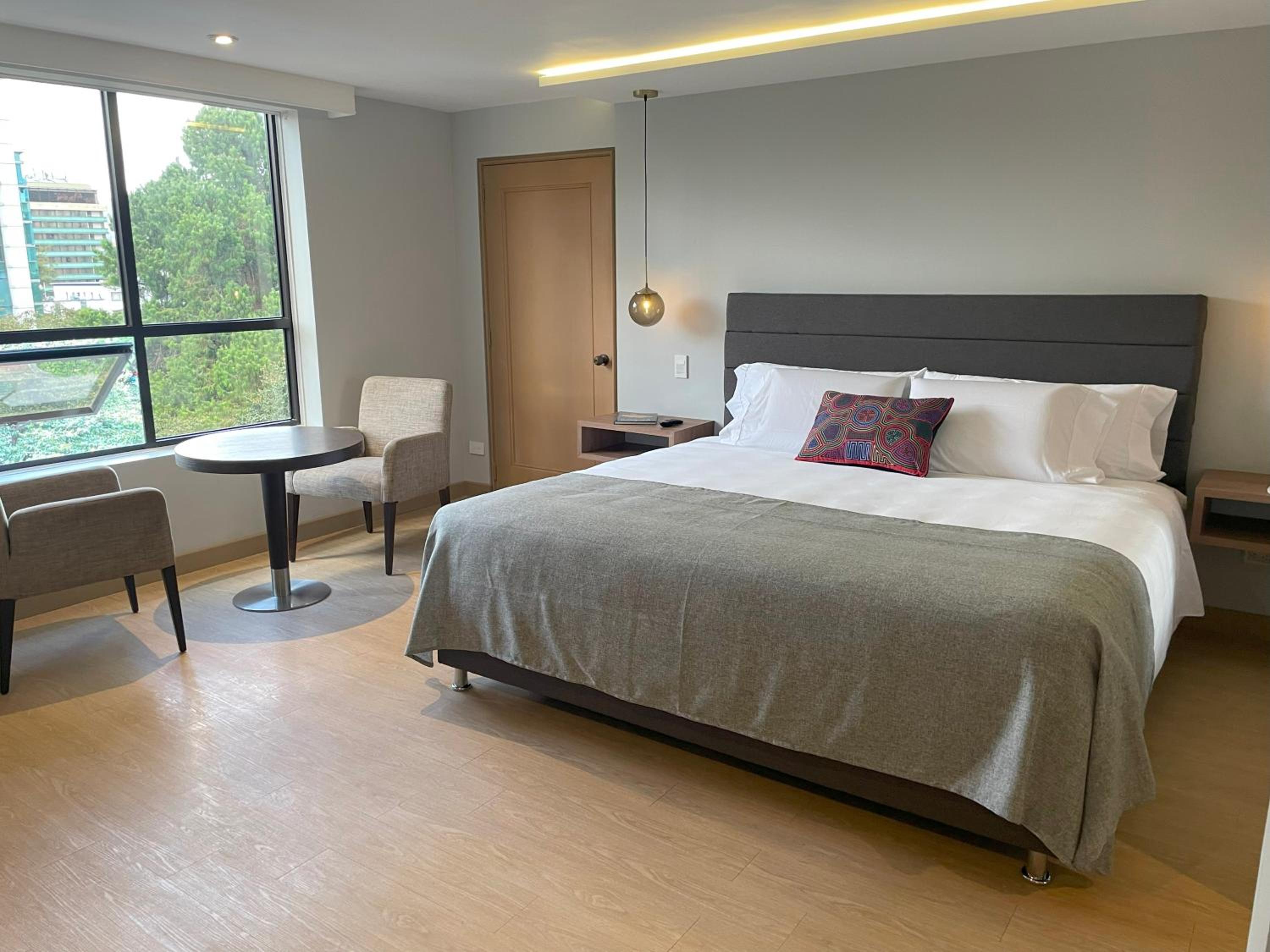 Deluxe King Room photo 1