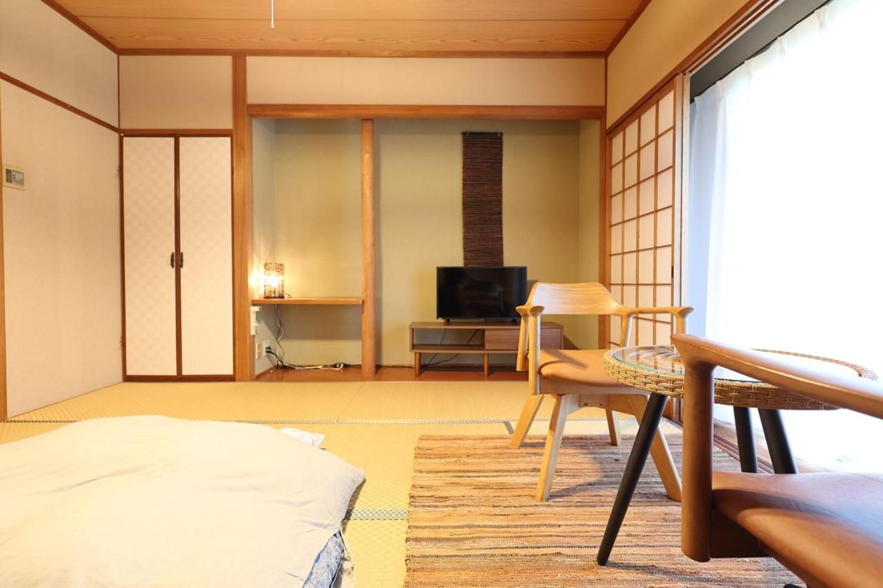 Japanese-Style Triple Room With Shared Bathroom