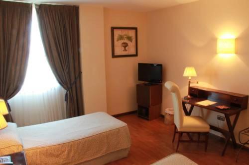 Double or Twin Room - Photo 4