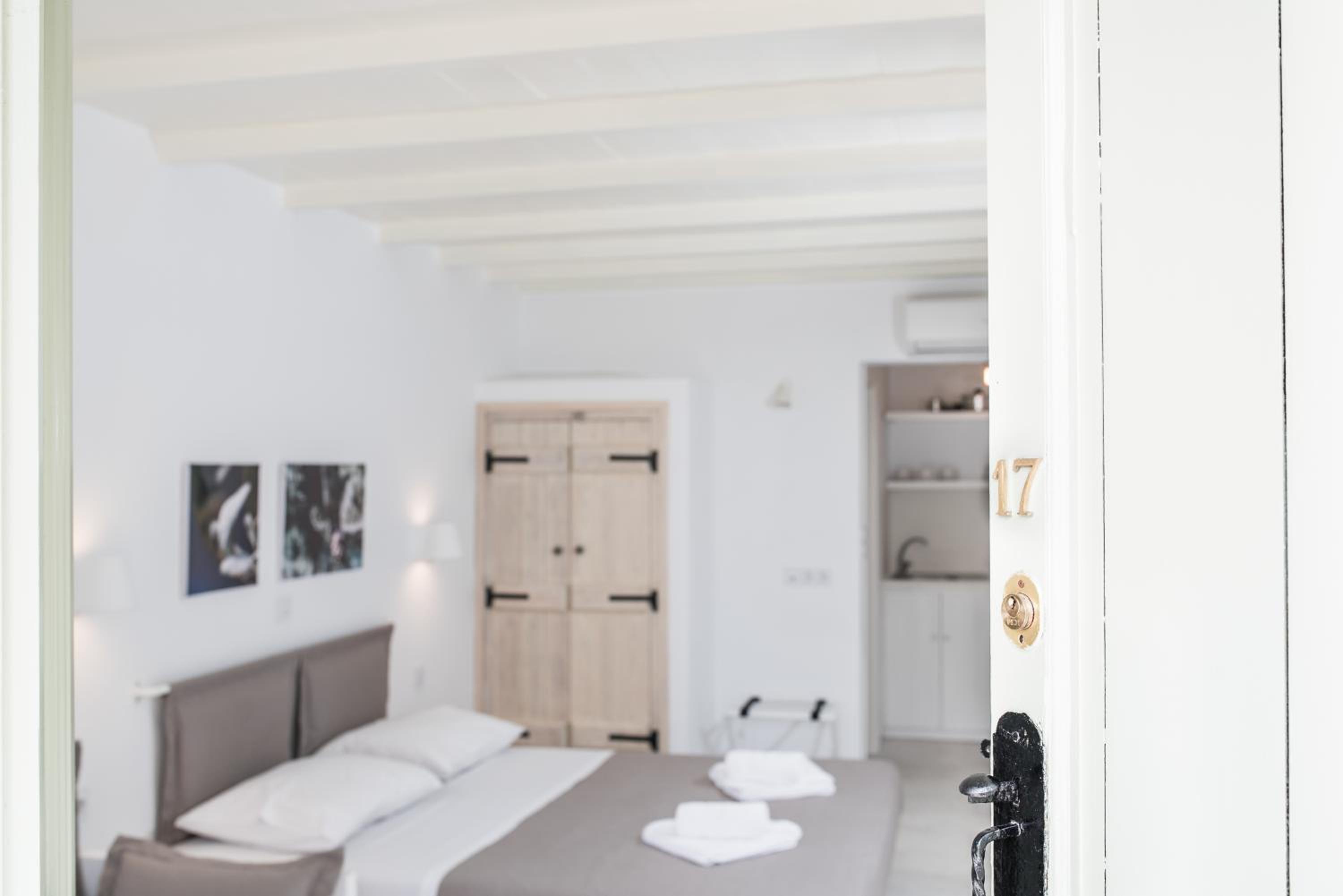 Elegant Studio - Photo 11